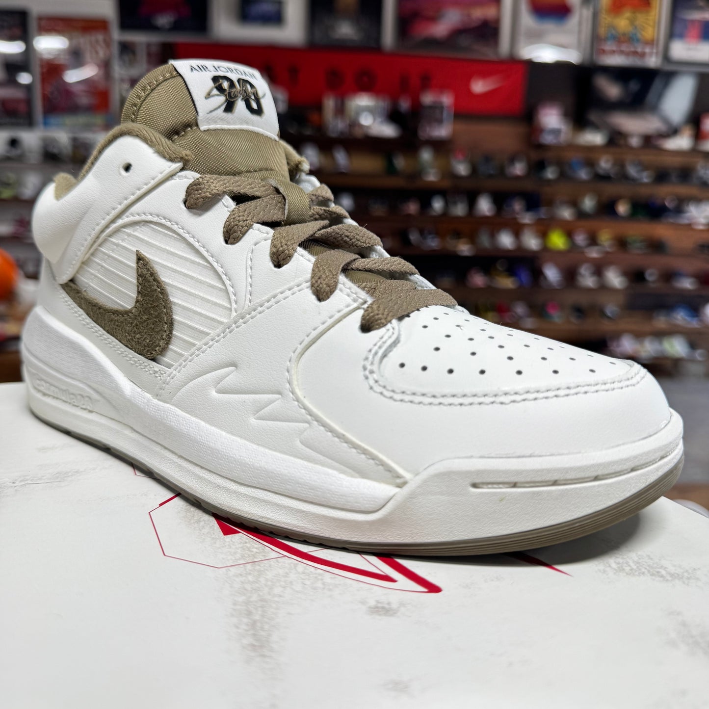 Jordan Stadium 90 'Brown Kelp' Size 7W/5.5M