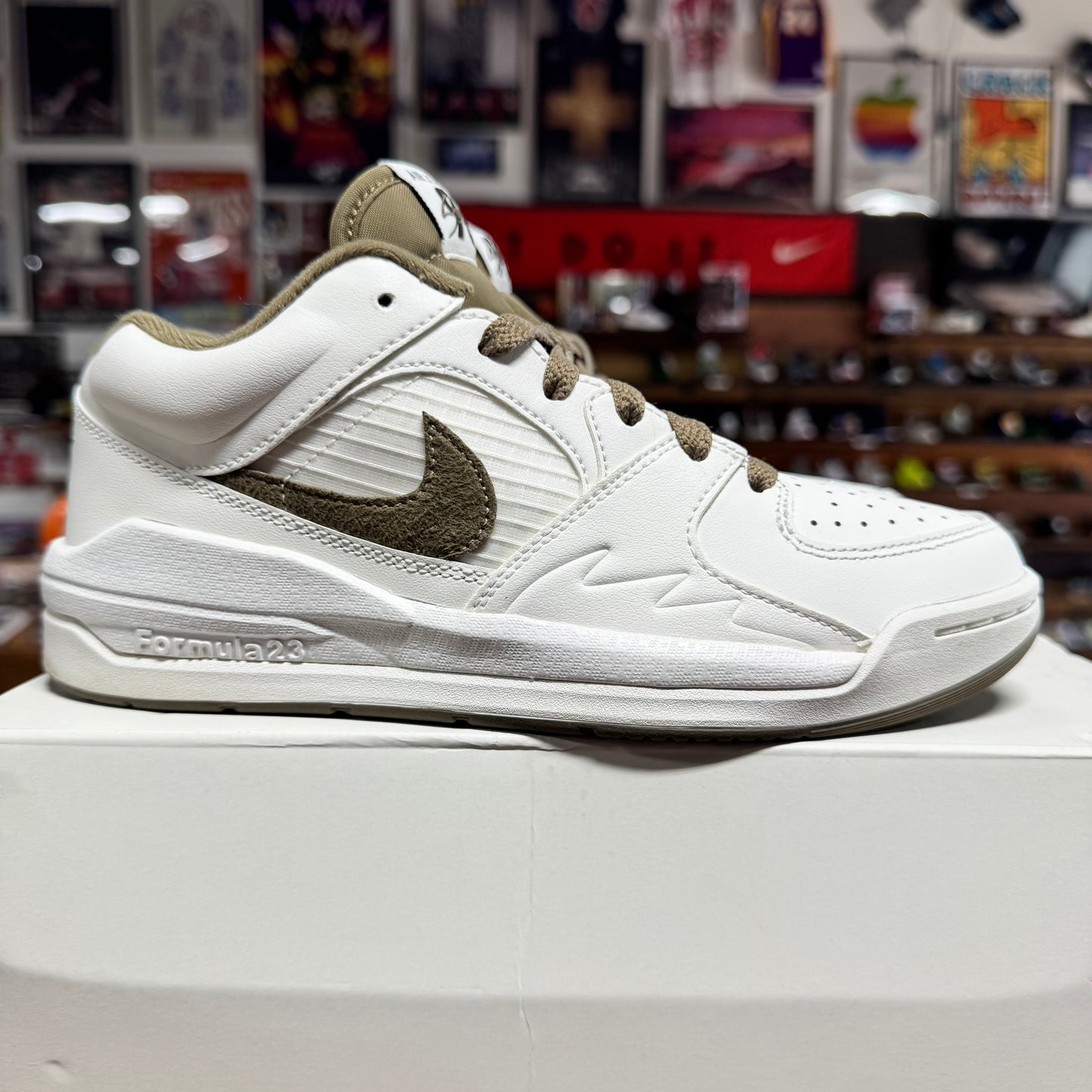 Jordan Stadium 90 'Brown Kelp' Size 7W/5.5M