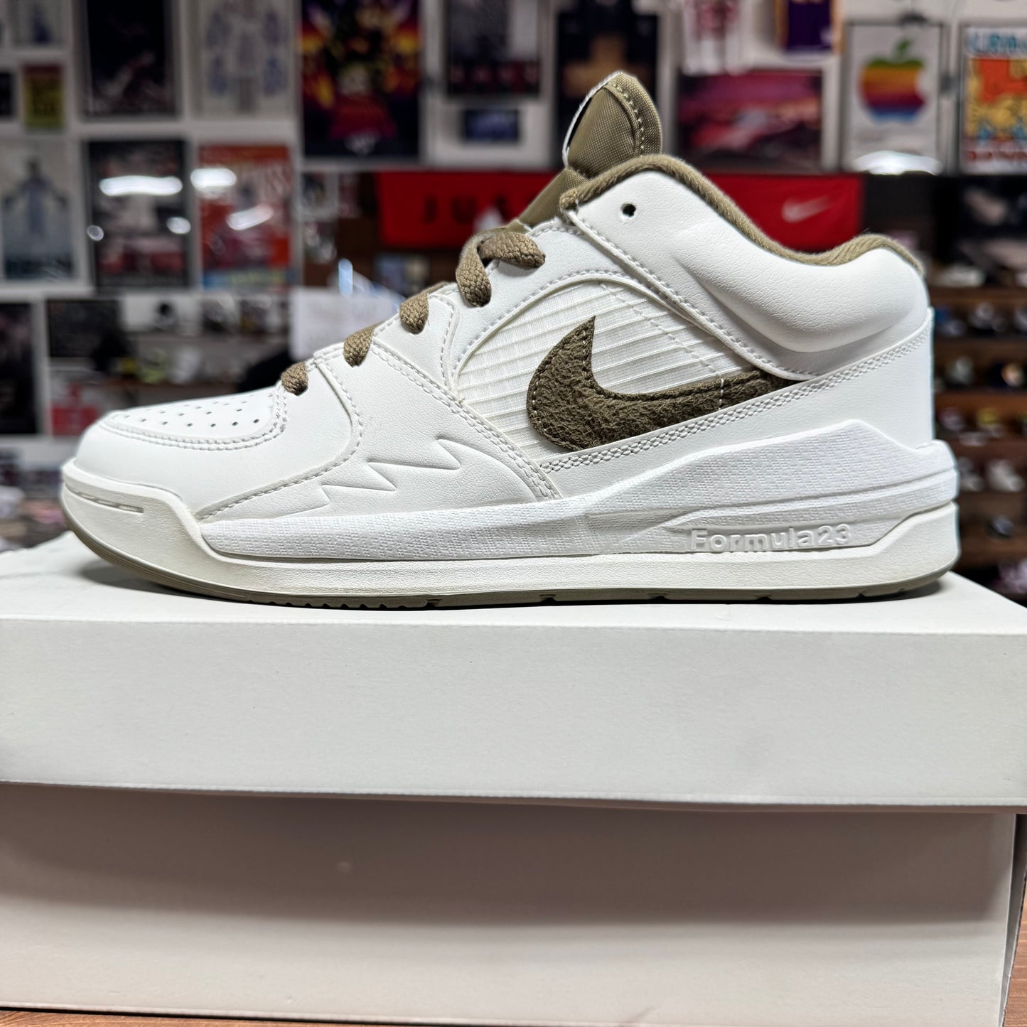 Jordan Stadium 90 'Brown Kelp' Size 7W/5.5M