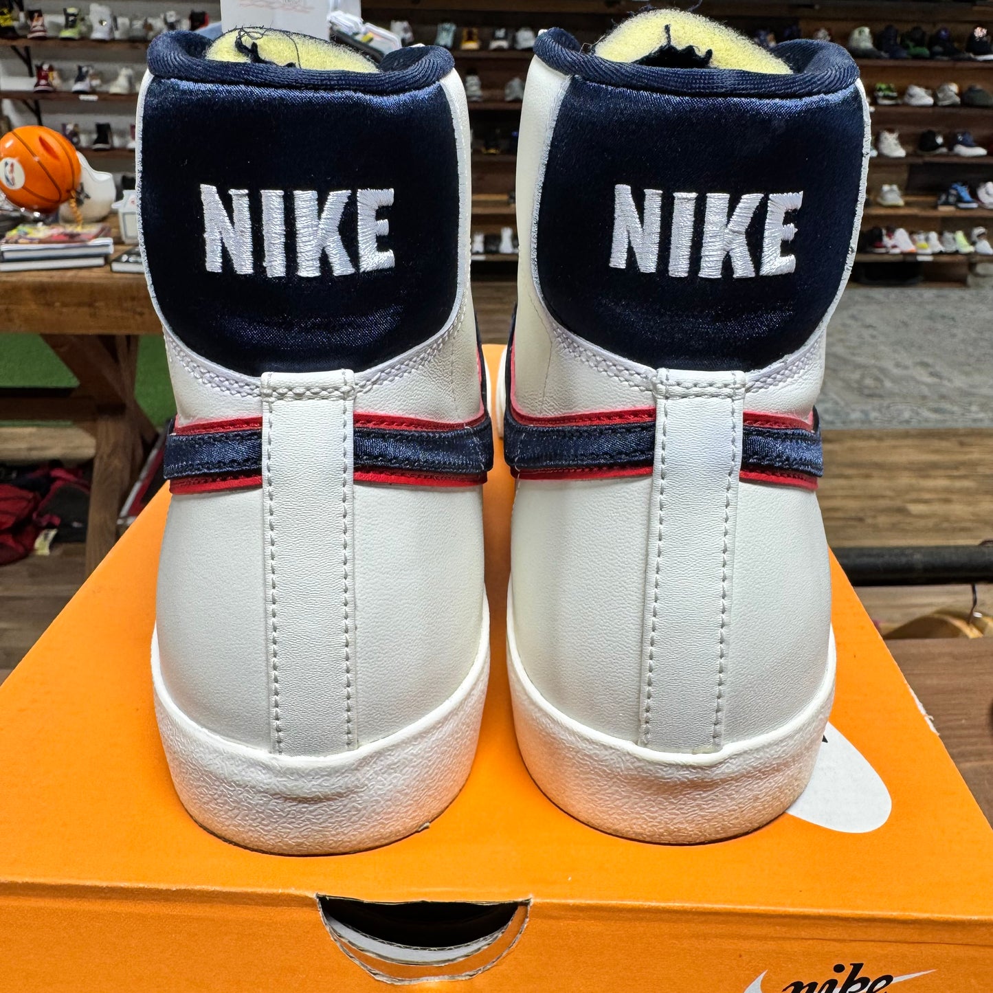 Nike Blazer Mid 'City Pride Chicago' Size 11