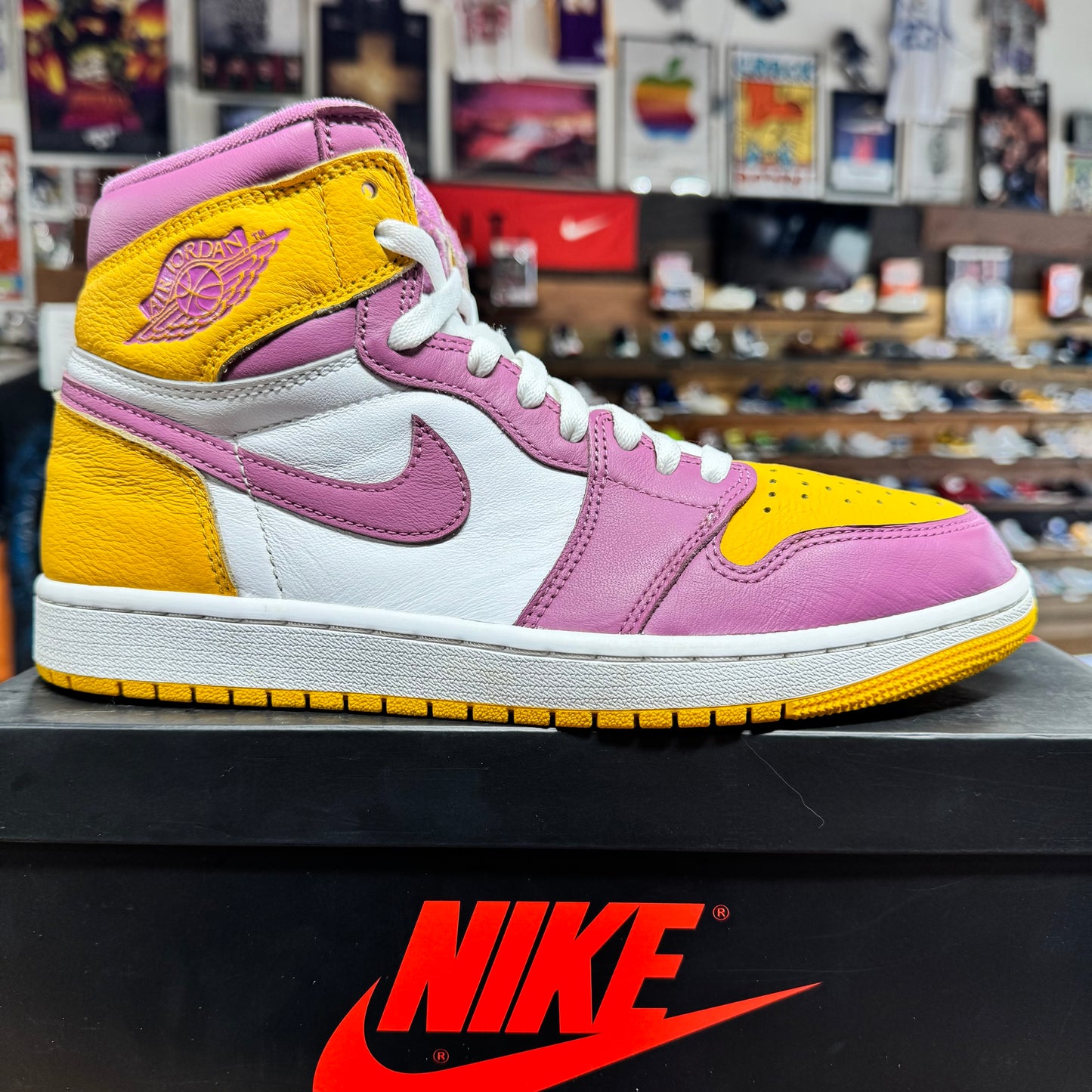 Jordan 1 'Brotherhood' Size 9