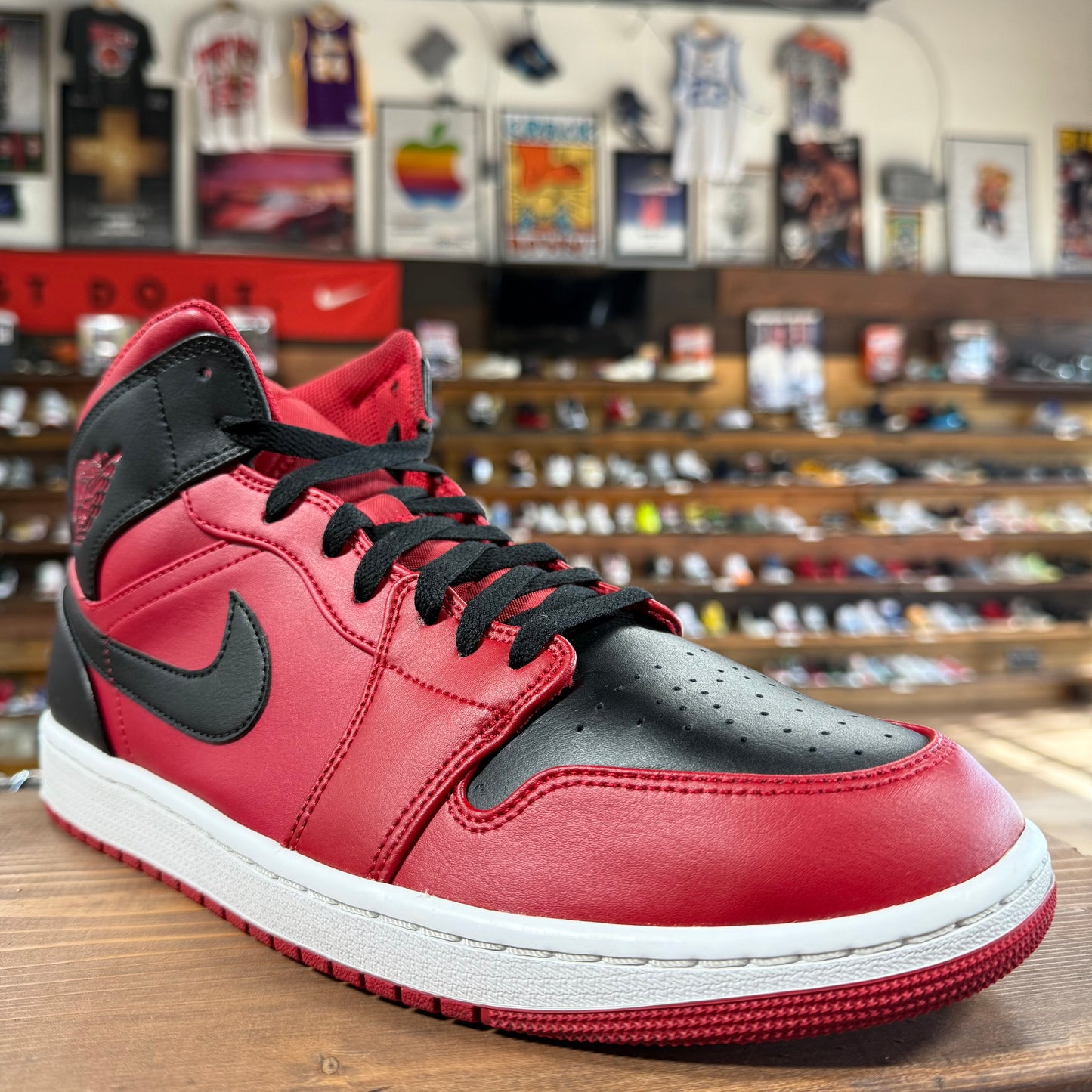 Jordan 1 Mid 'Reverse Bred' Size 12