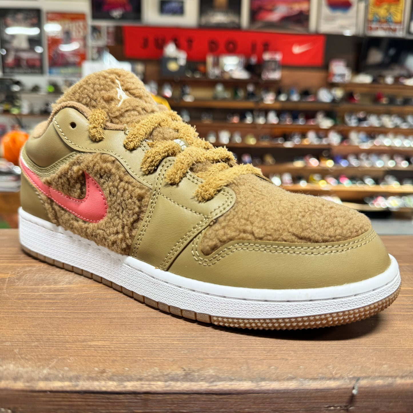 Jordan 1 Low 'Teddy Bear' Size 7Y