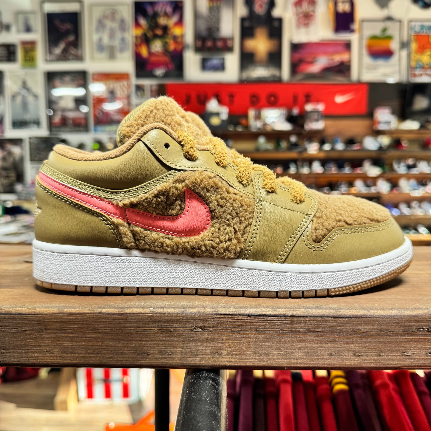 Jordan 1 Low 'Teddy Bear' Size 7Y