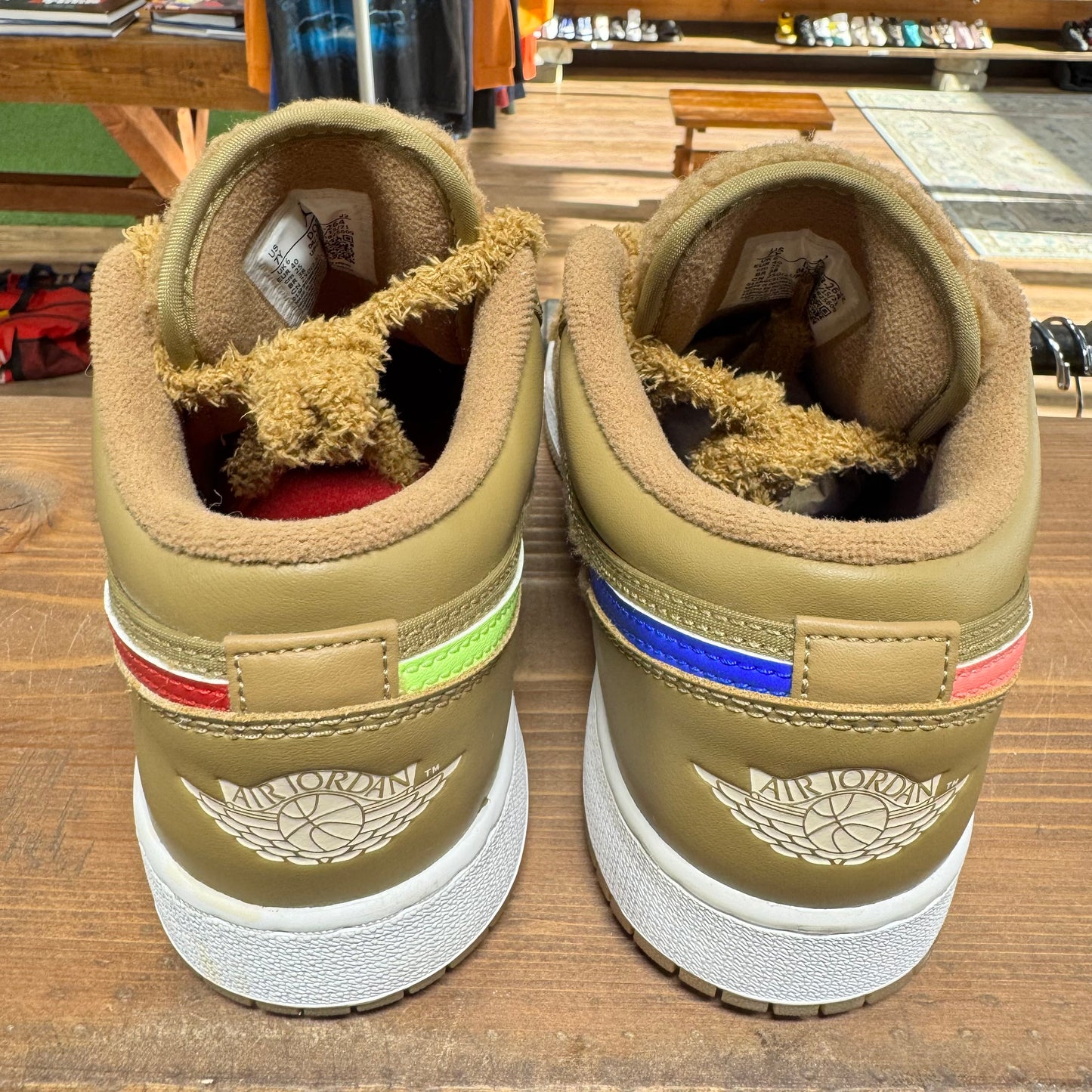 Jordan 1 Low 'Teddy Bear' Size 7Y