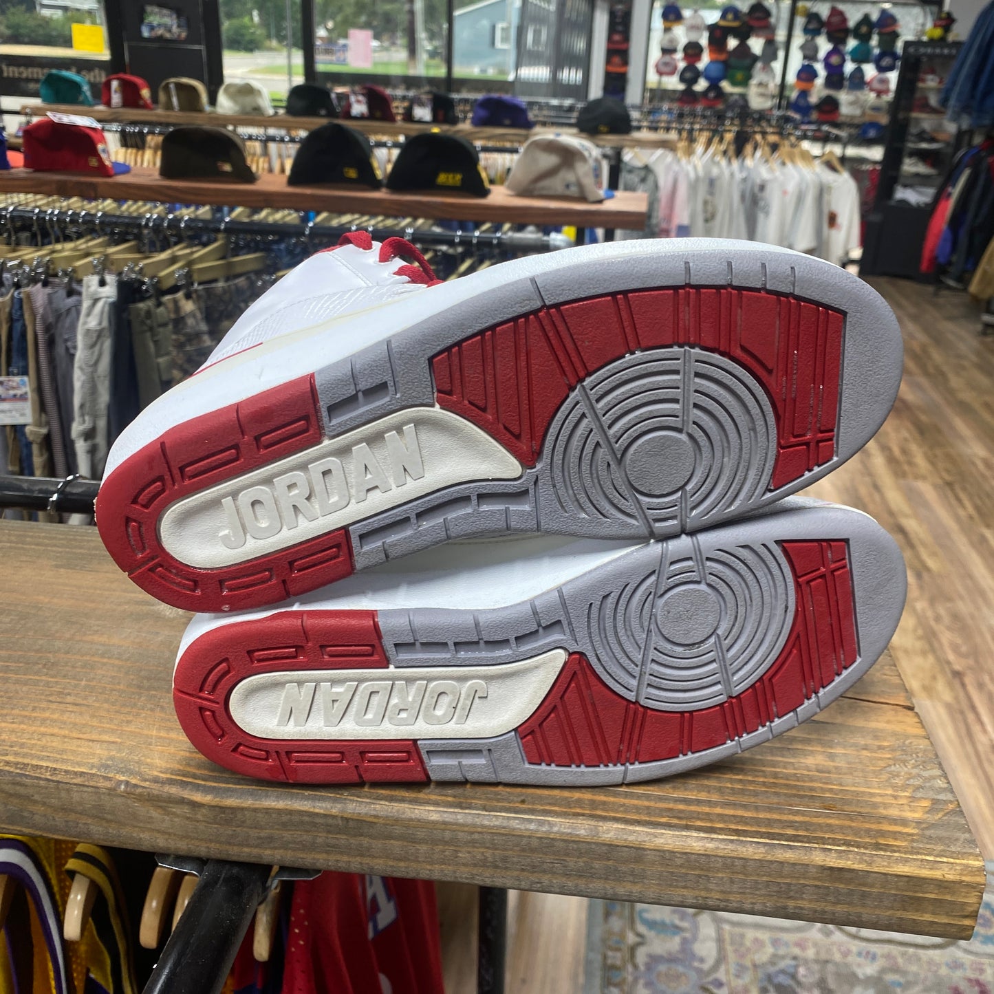 Jordan 2 'White/Red' Size 9