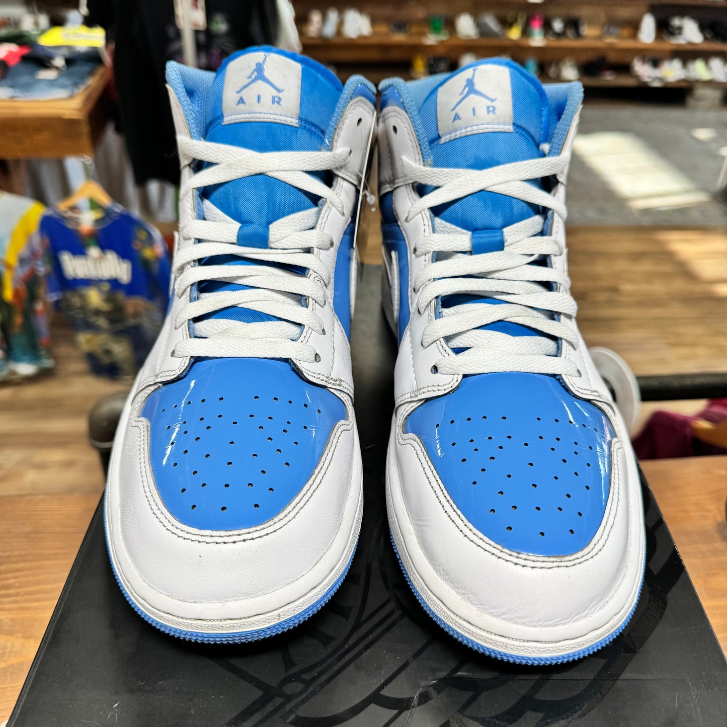 Jordan 1 Mid 'Legend Blue' Size 10.5