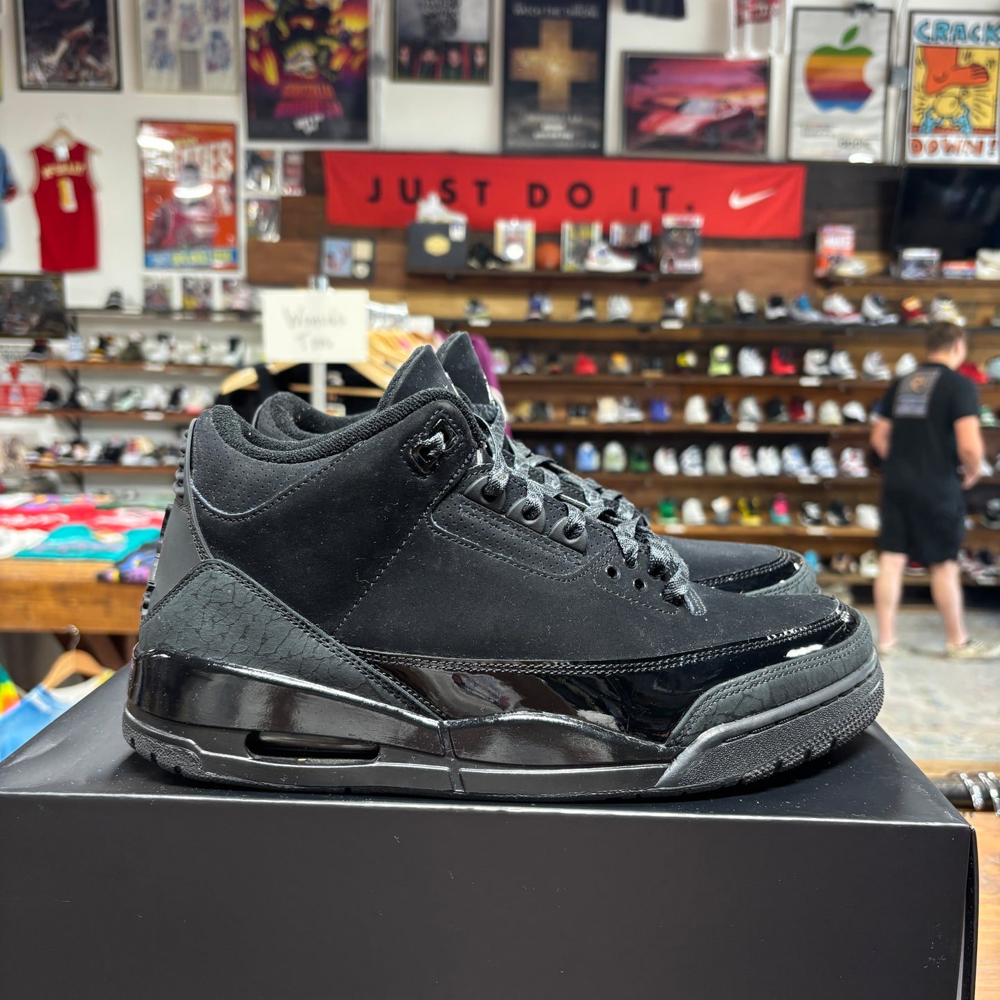 Jordan 3 'Black Cat' Size 10