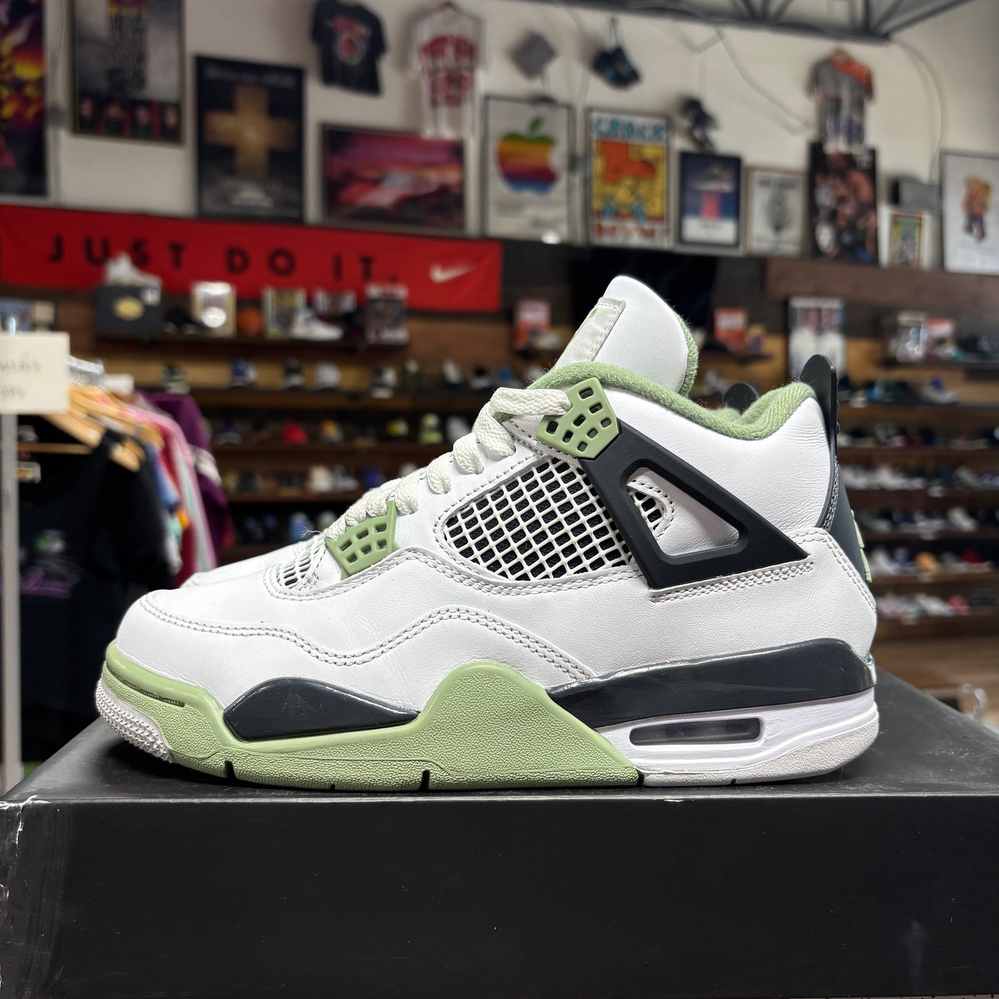Jordan 4 'Seafoam' Size 6.5W/5Y