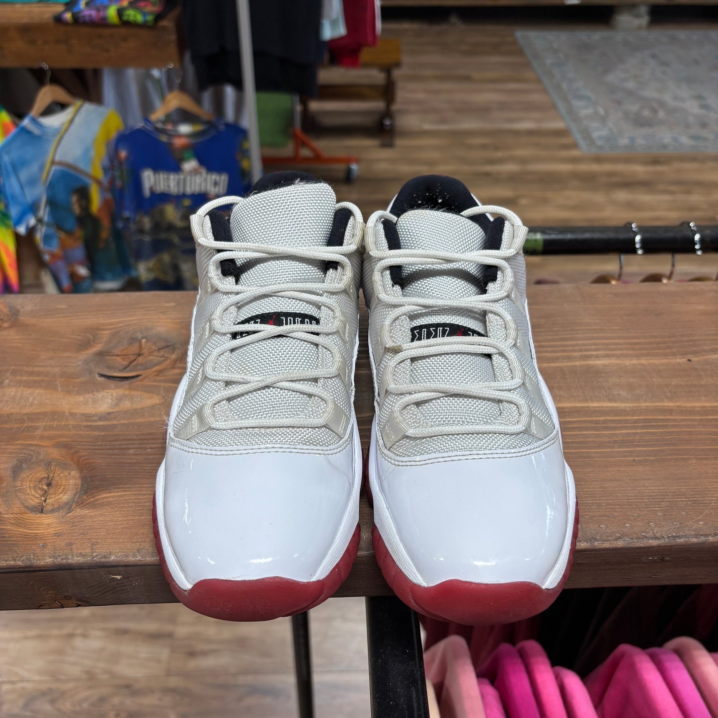 Jordan 11 Low 'White Varsity Red' Size 7Y