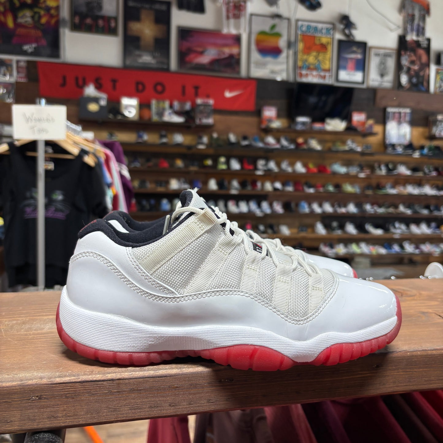 Jordan 11 Low 'White Varsity Red' Size 7Y