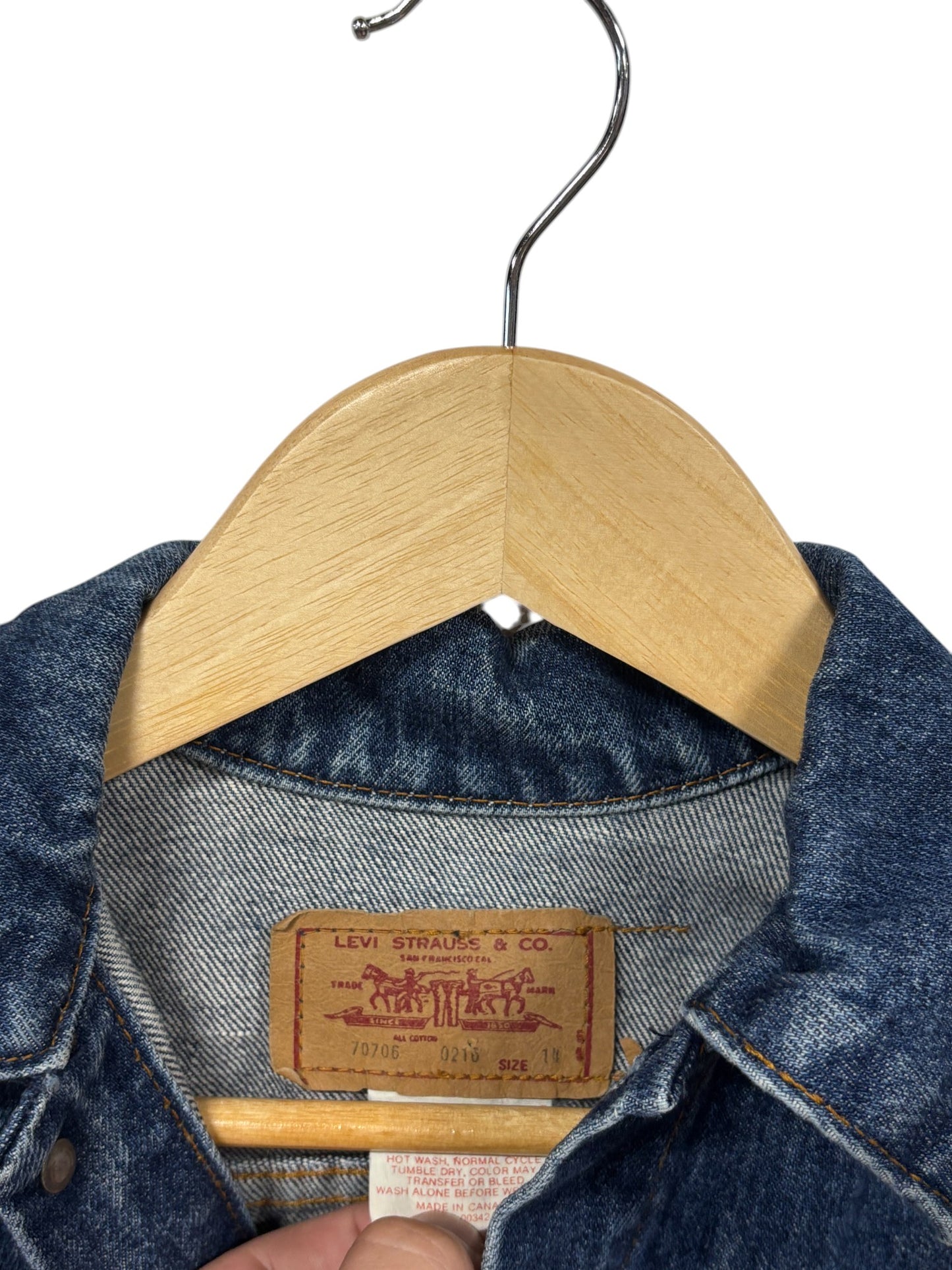 Vintage 80's Women's Levi's Denim Trucker Jacket Size Small