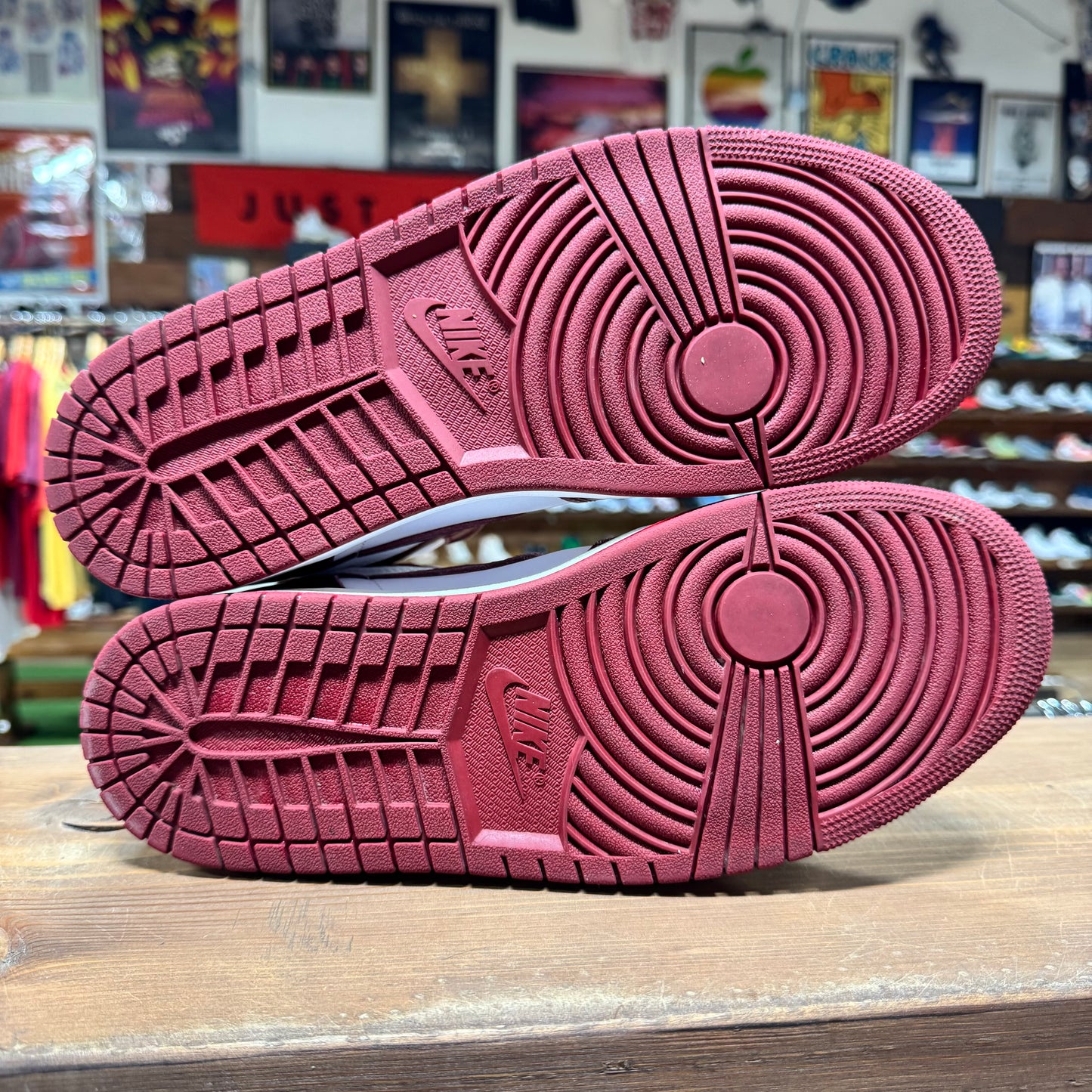 Jordan 1 'Artisanal Red' Size 10.5