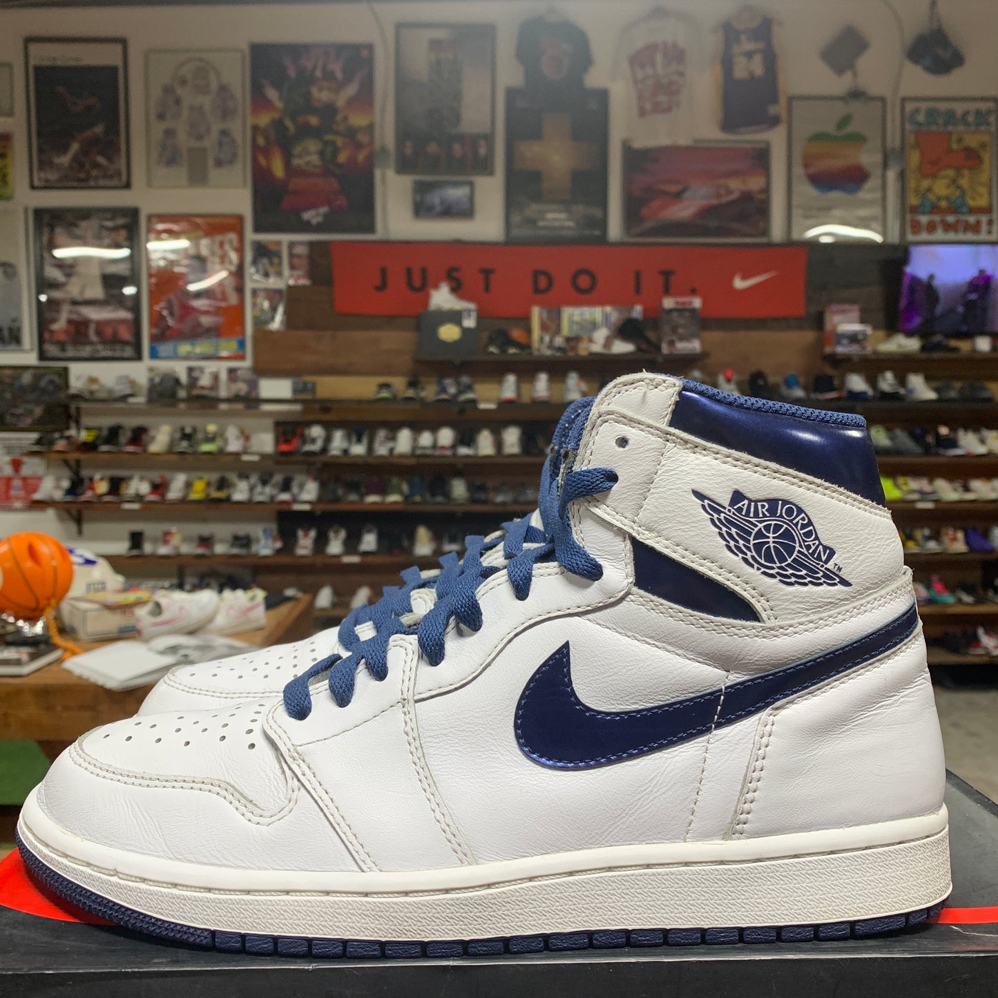 Jordan 1 'Metallic Navy' Size 10