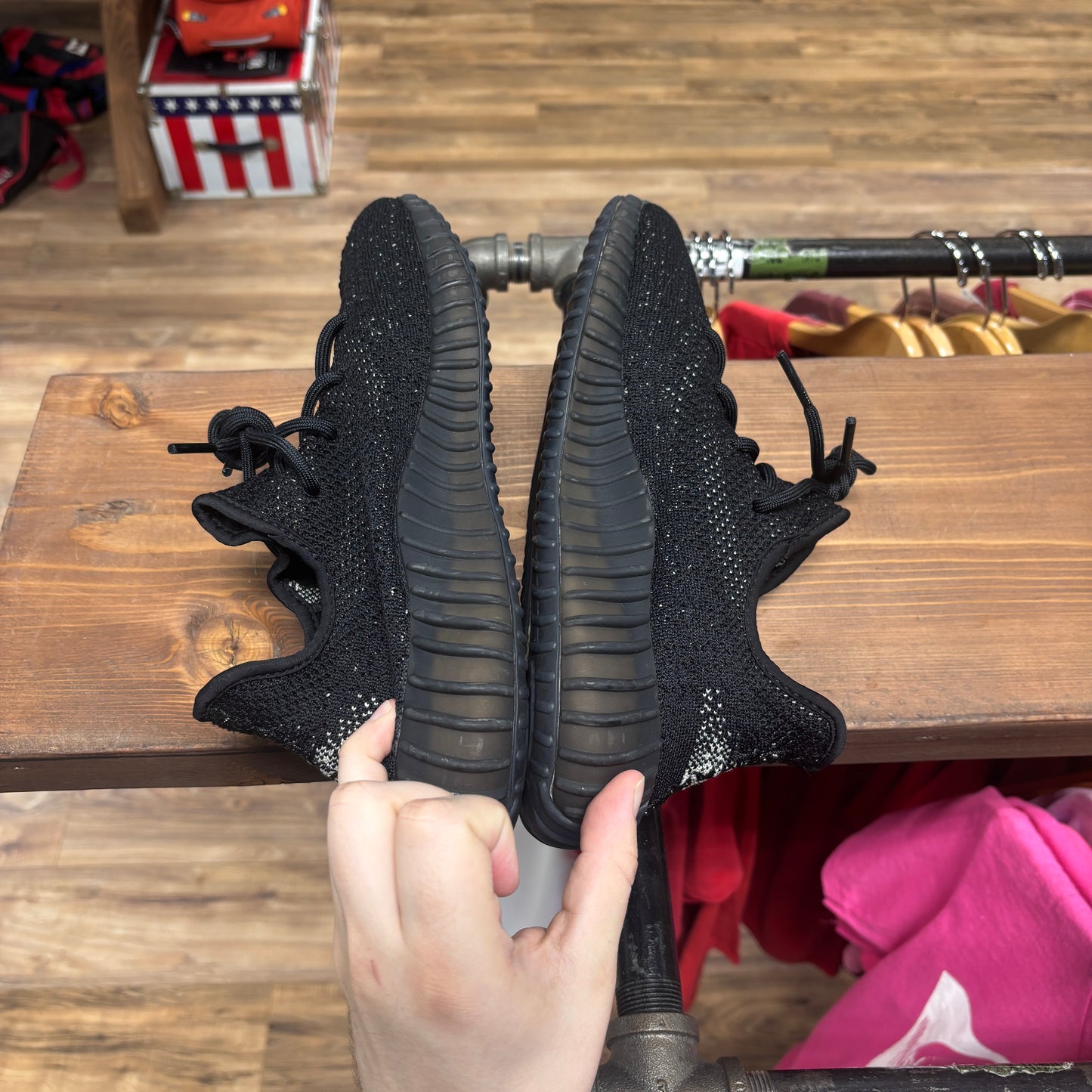 Yeezy 350 v2 'Oreo' Size 9.5