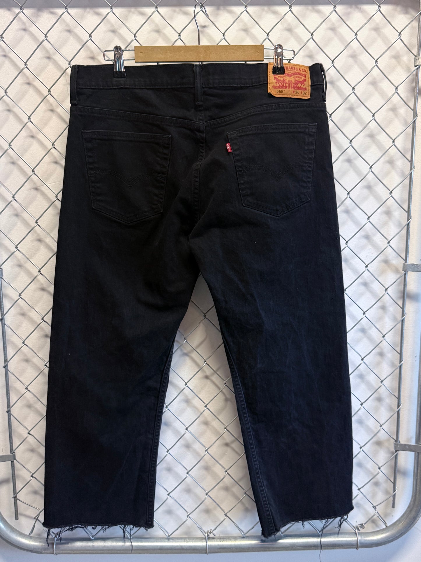 Vintage Y2K Levi's 569 Black Denim Jeans Size 38x25