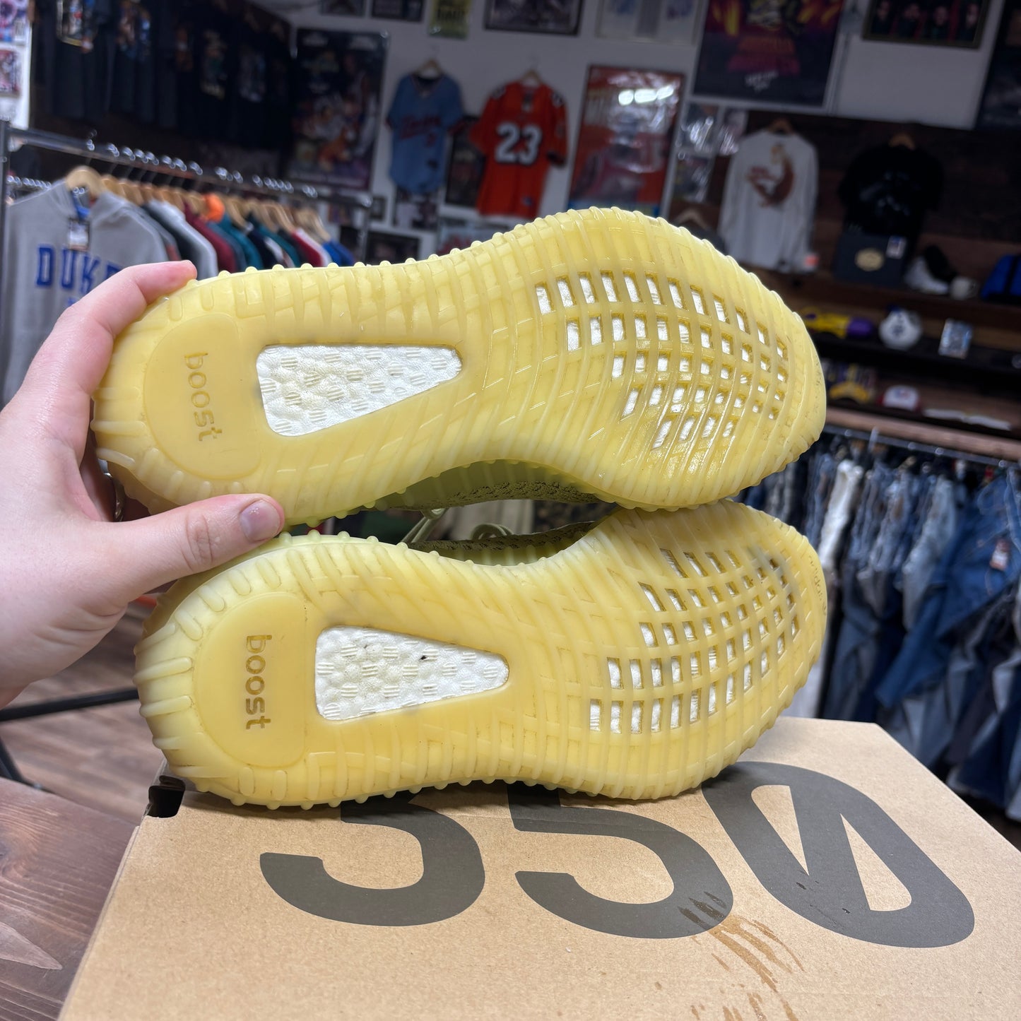 Yeezy 350 v2 'Marsh' Size 9.5