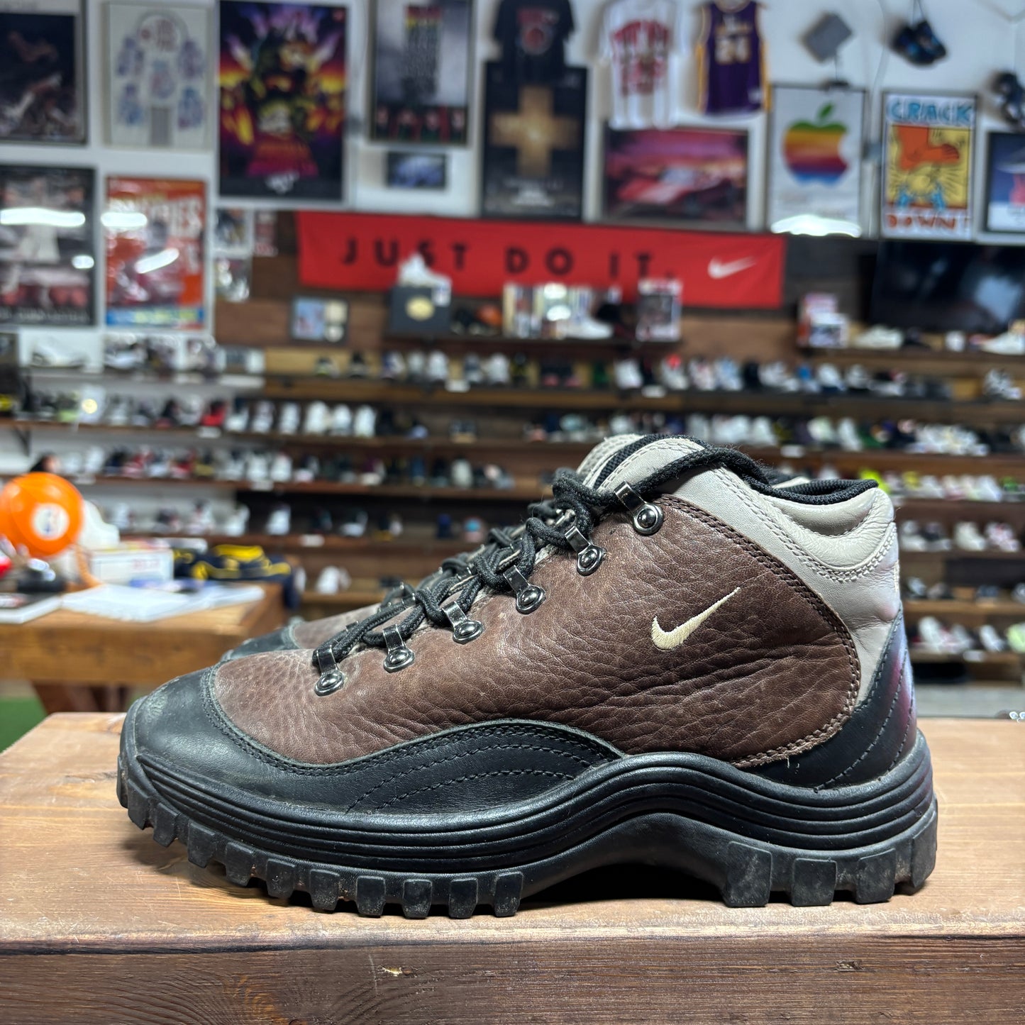 Vintage Nike ACG Boots Brown Size 7W