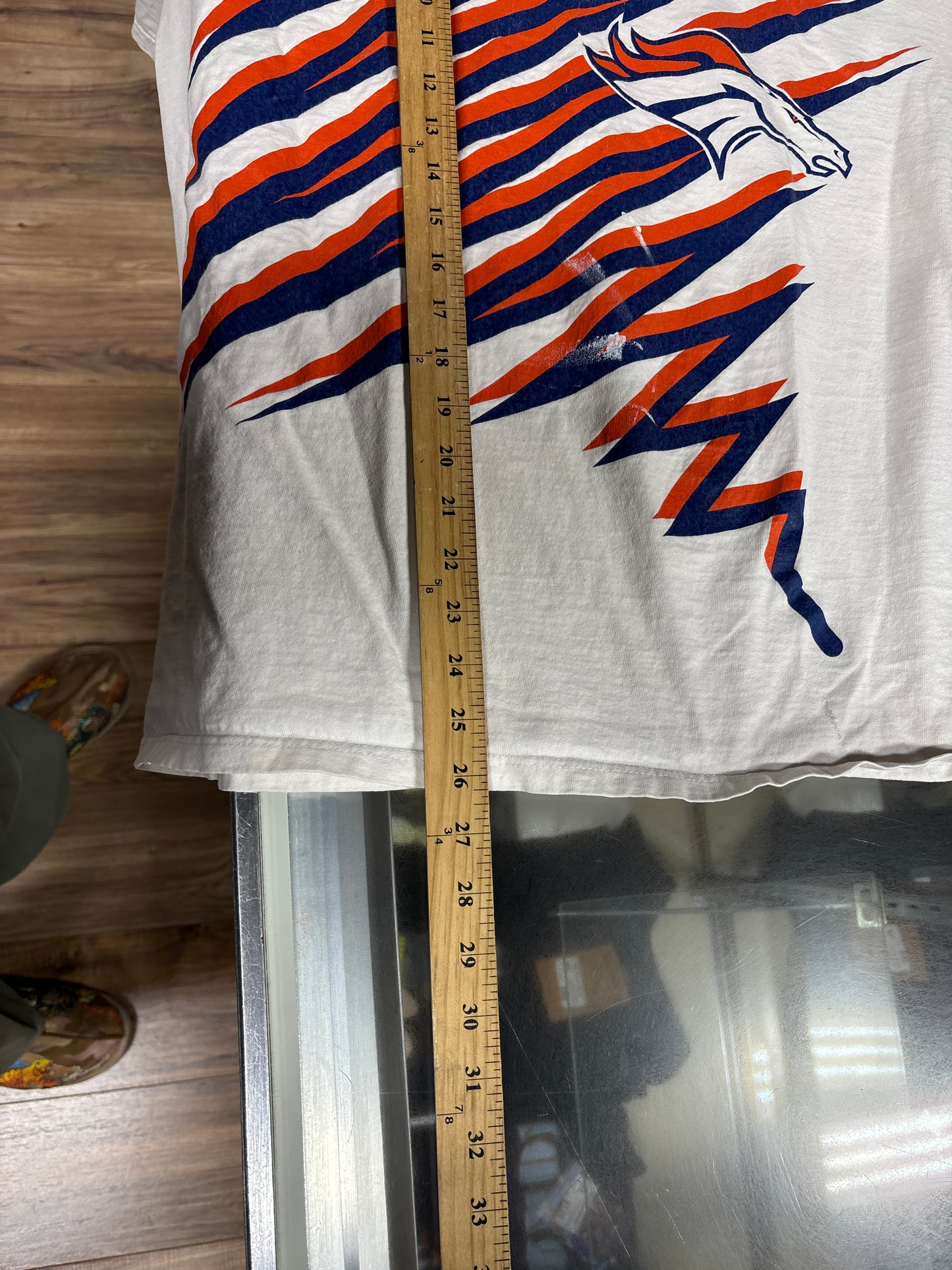 Vintage 90's Starter Denver Broncos NFL Logo Graphic Tee Size Large