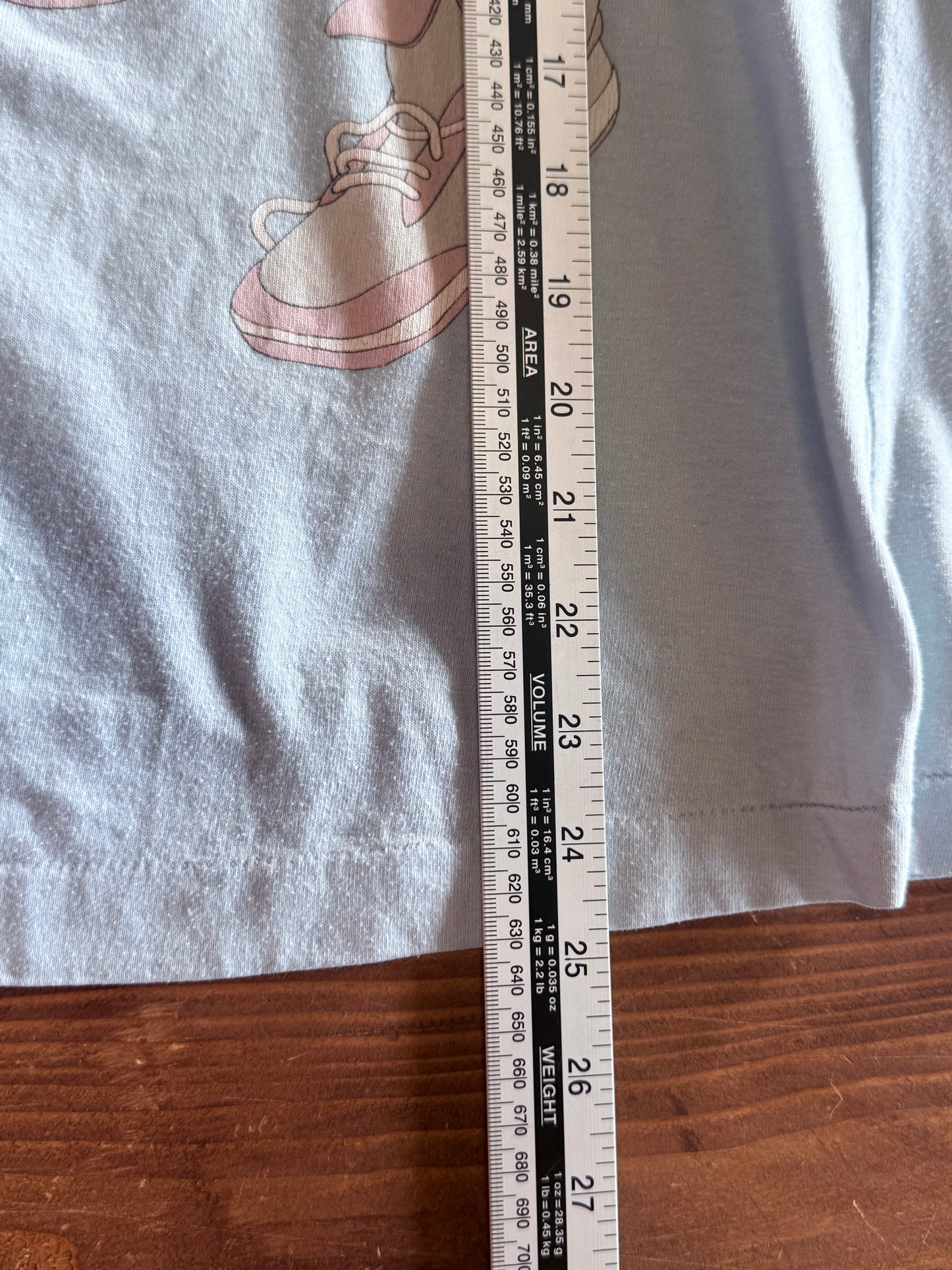 Vintage 90's Nike Kittens in Sneakers Cartoon Graphic Tee Size Medium