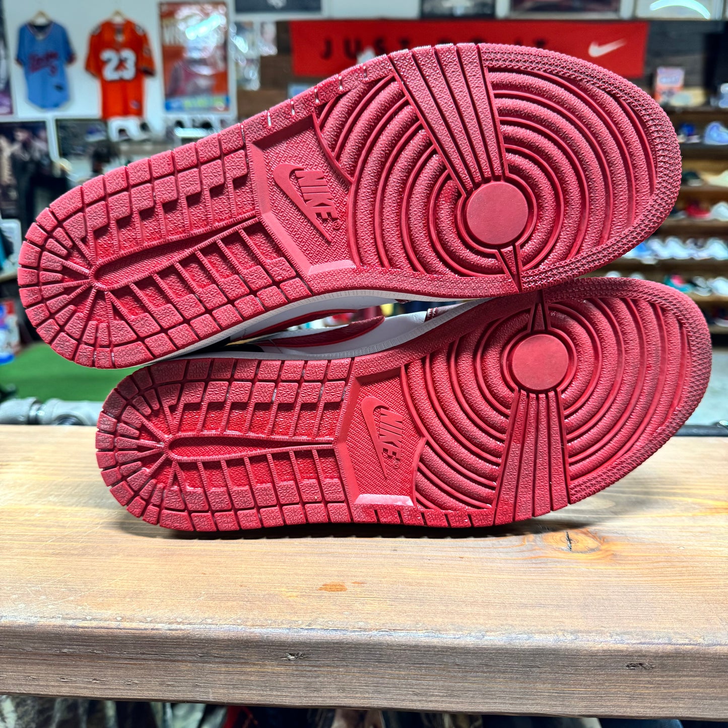 Jordan 1 Low 'Bulls' Size 11