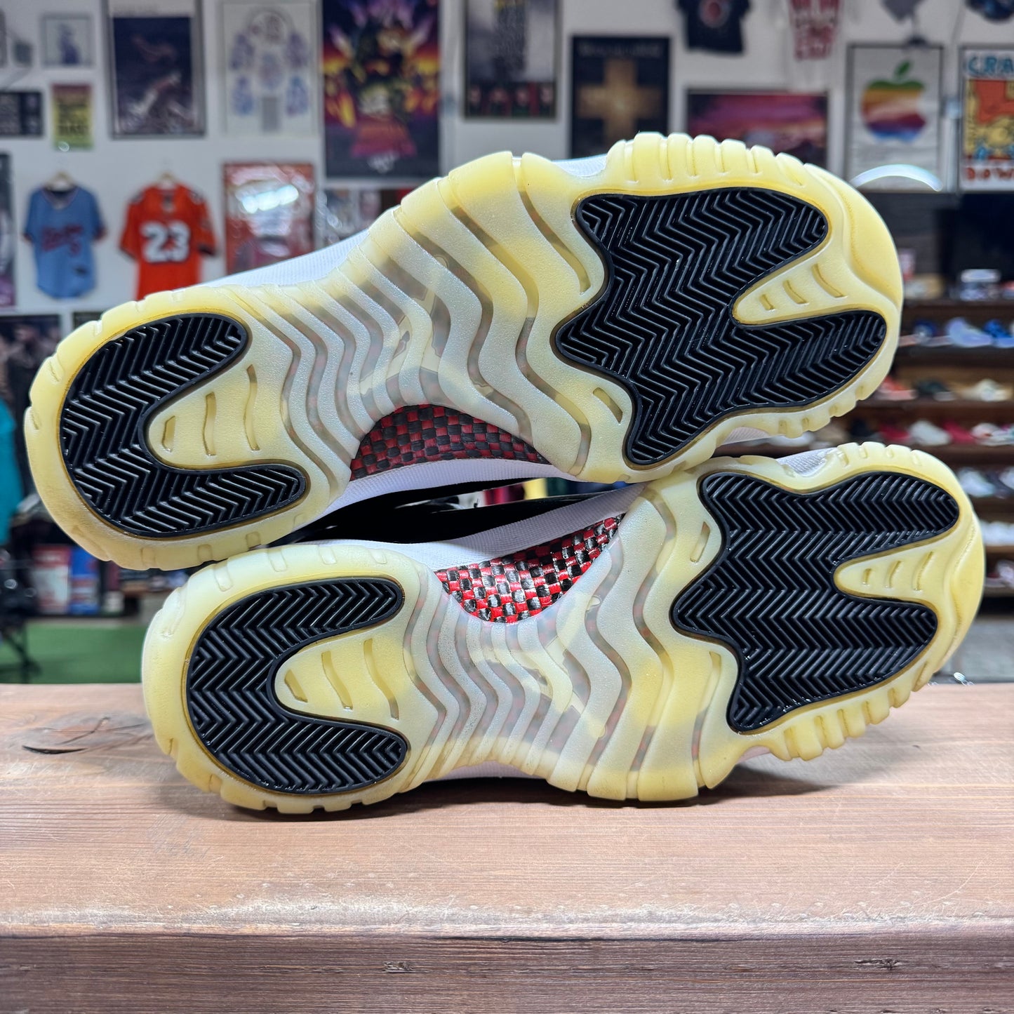 Jordan 11 Low '72-10' Size 11