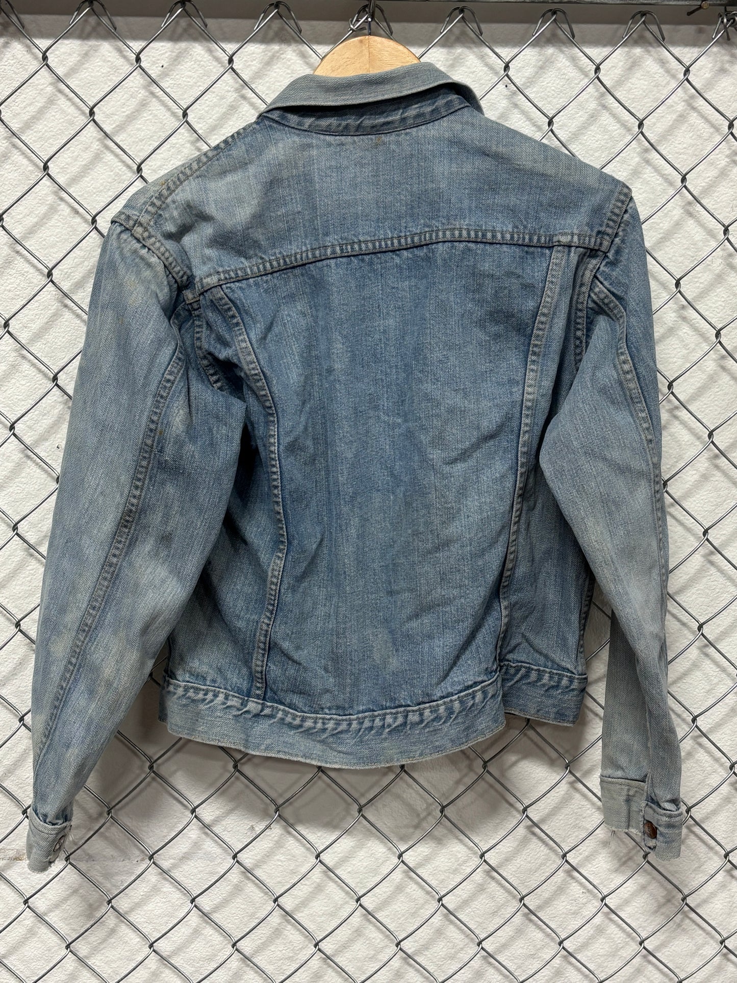 Vintage 90's Women's Faded Gaucho's Denim Trucker Jacket Size Small