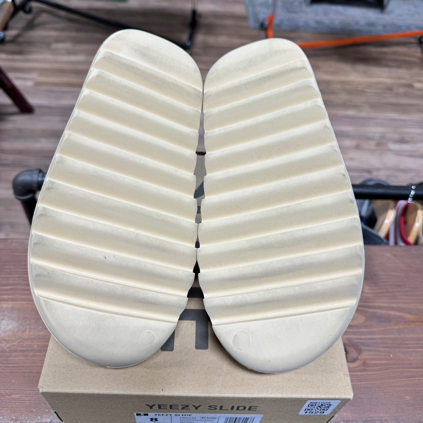 Yeezy Slide 'Desert Sand' Size 8