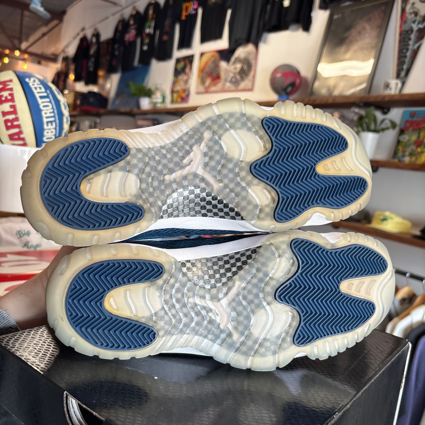 Jordan 11 Low 'Navy Snakeskin' Size 11