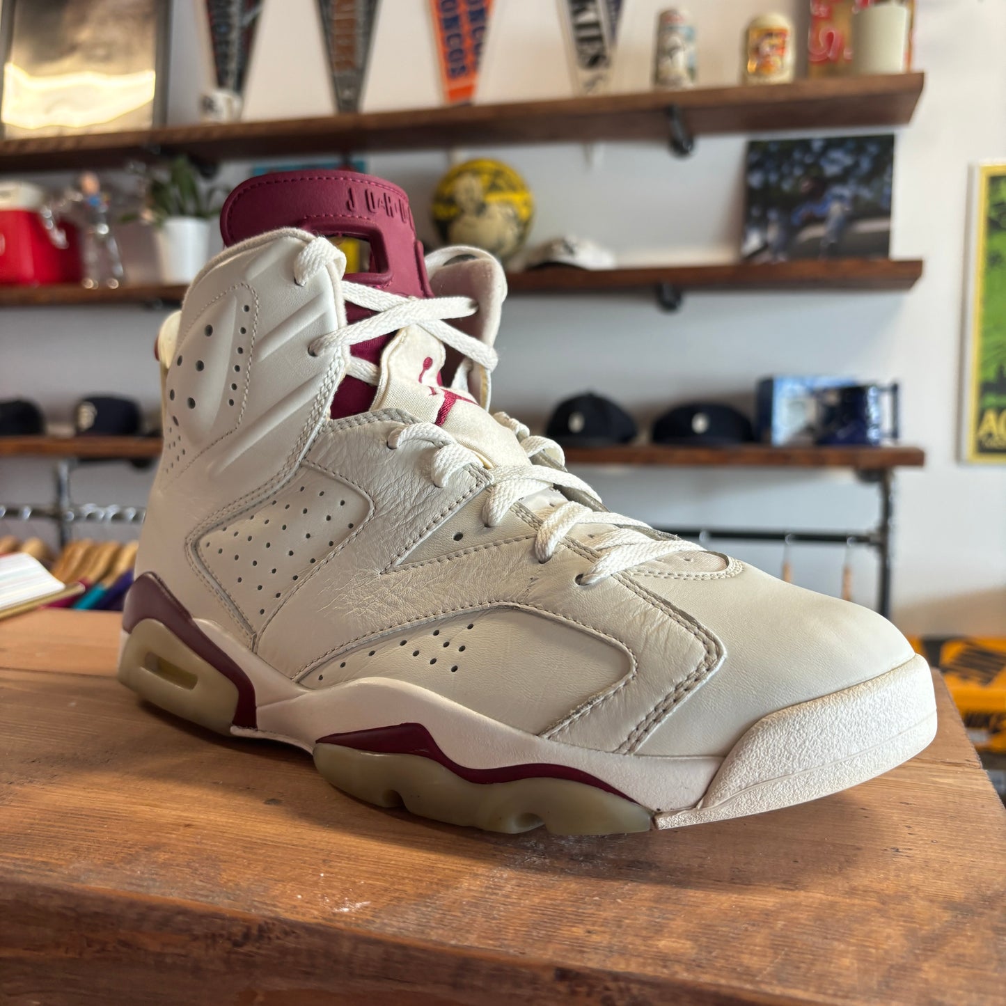 Jordan 6 'Maroon' Size 10.5