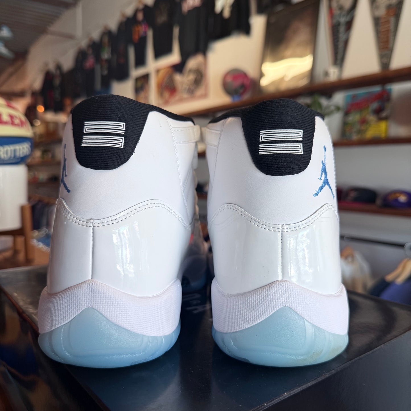 Jordan 11 'Legend Blue' Size 11.5