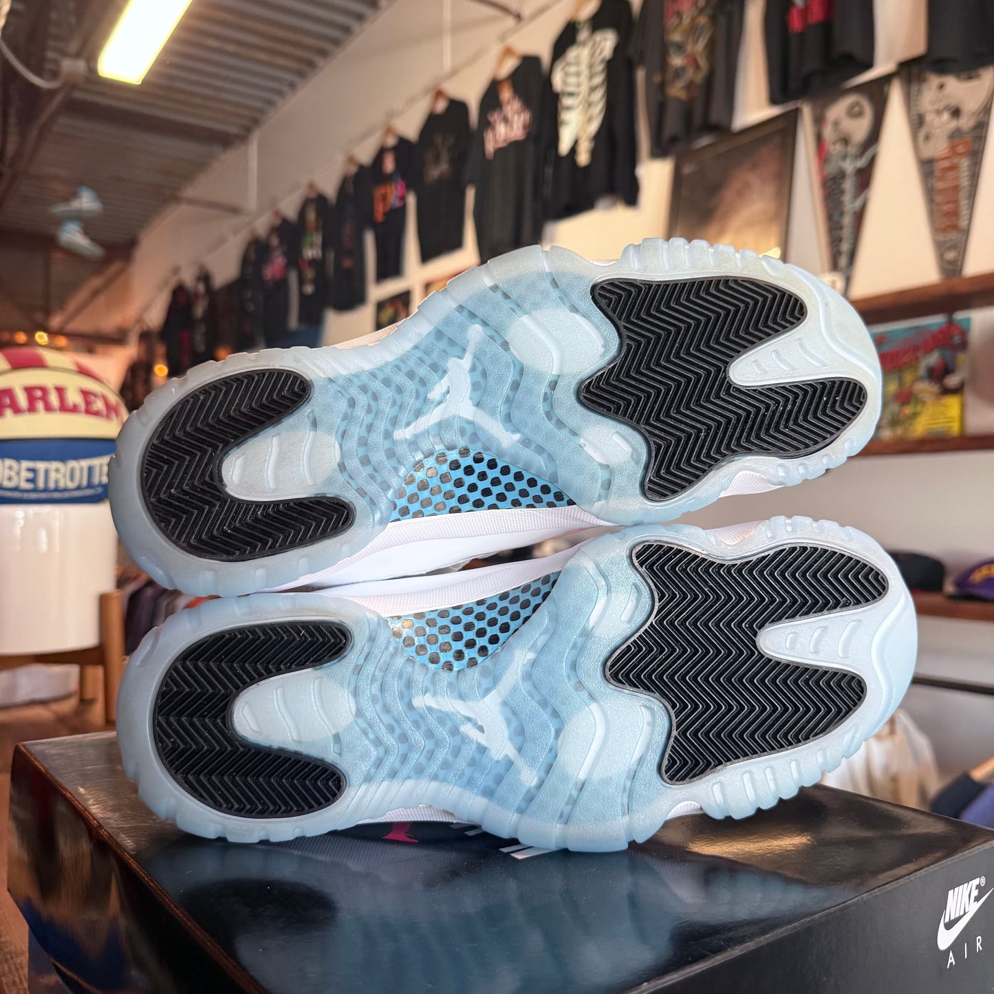Jordan 11 'Legend Blue' Size 11.5