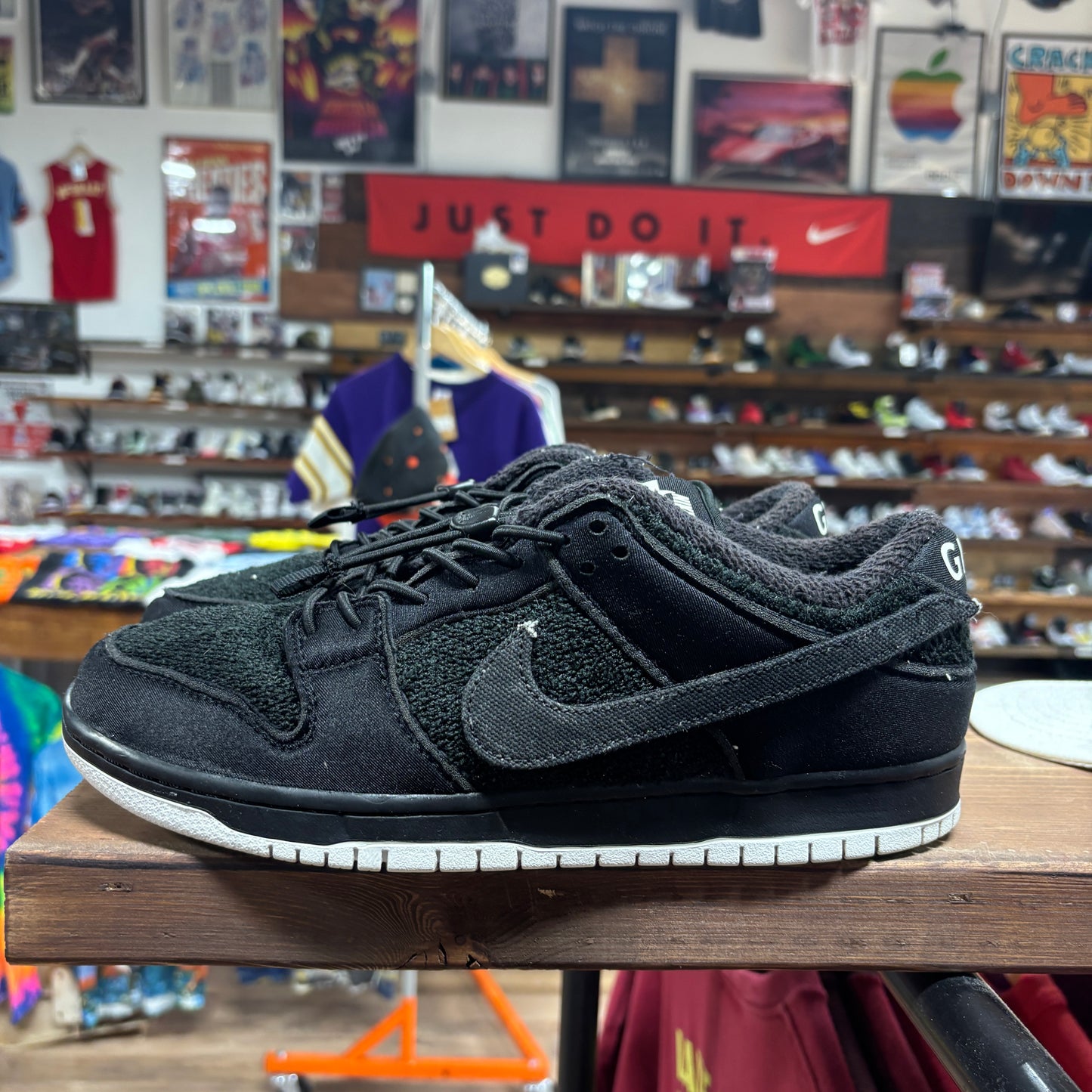 Nike SB Dunk Low 'Gnarhunter' Size 10.5