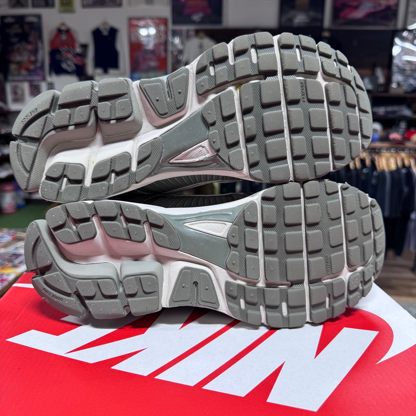 Nike Vomero 5 'Dark Stucco' Size 9.5