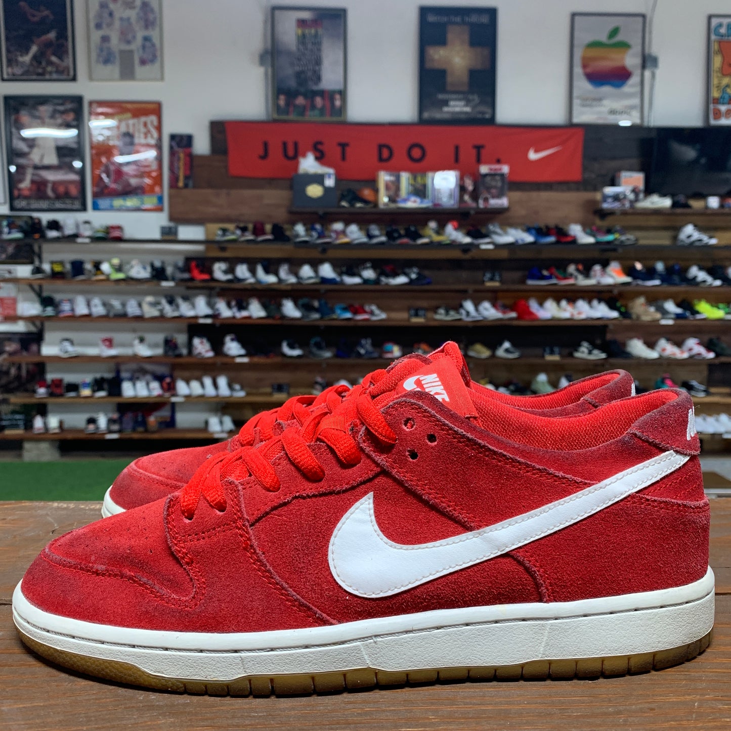 Nike SB Dunk Low 'Ishod Wair University Red' Size 9.5