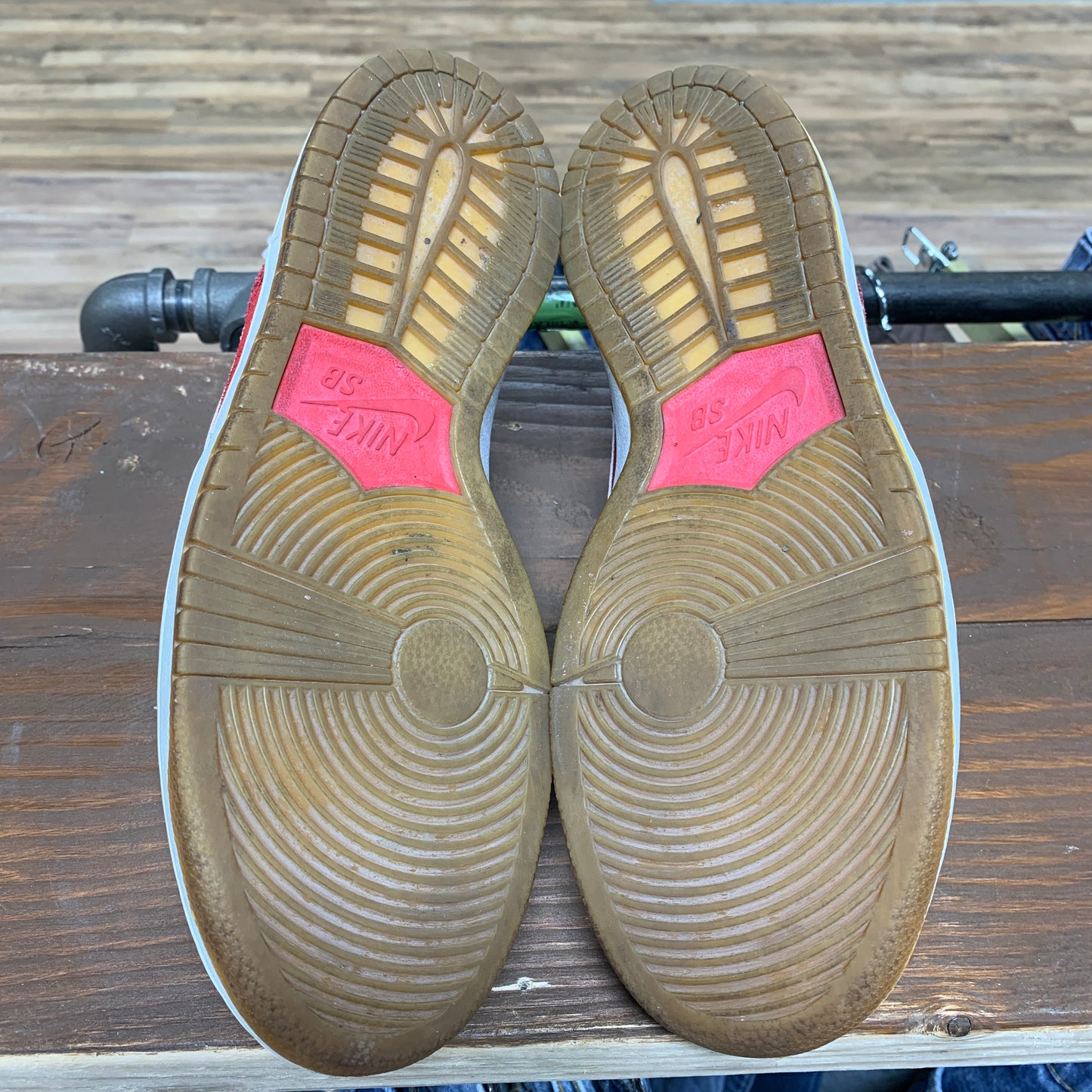 Nike SB Dunk Low 'Ishod Wair University Red' Size 9.5