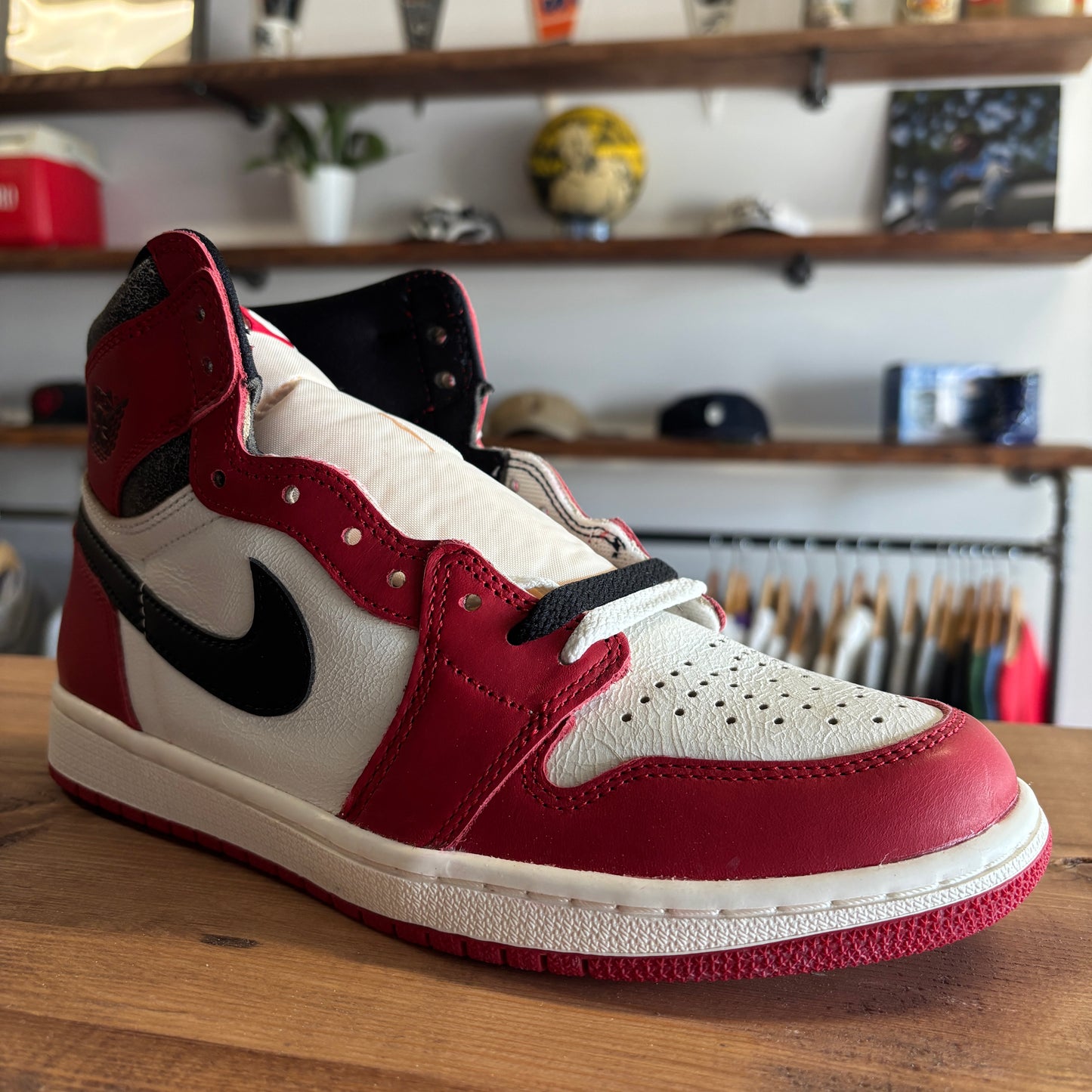 Jordan 1 'Lost and Found' Size 8 (DS)