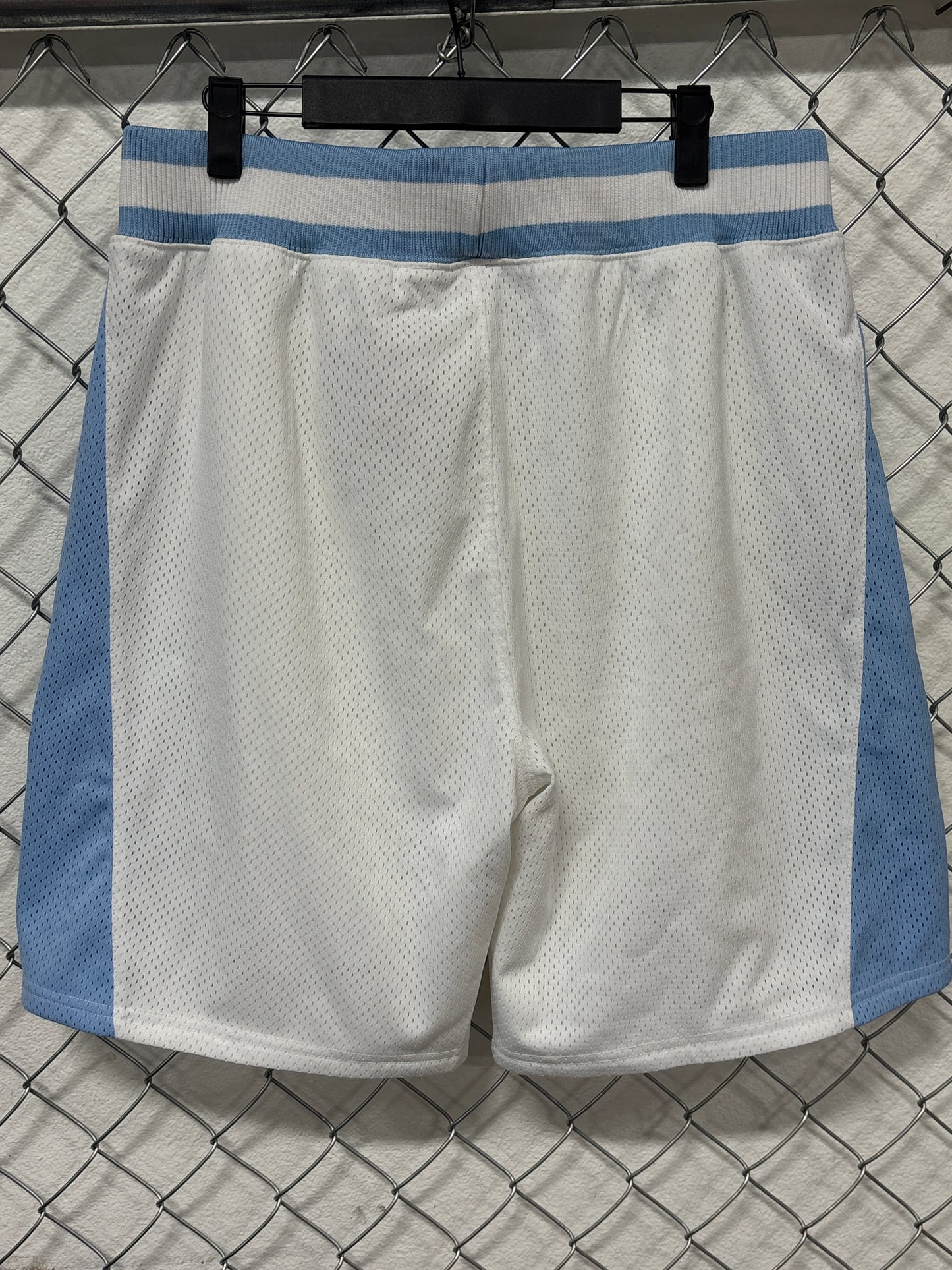 Mitchell & Ness North Carolina Tar Heels Basketball Shorts Size 44 Large