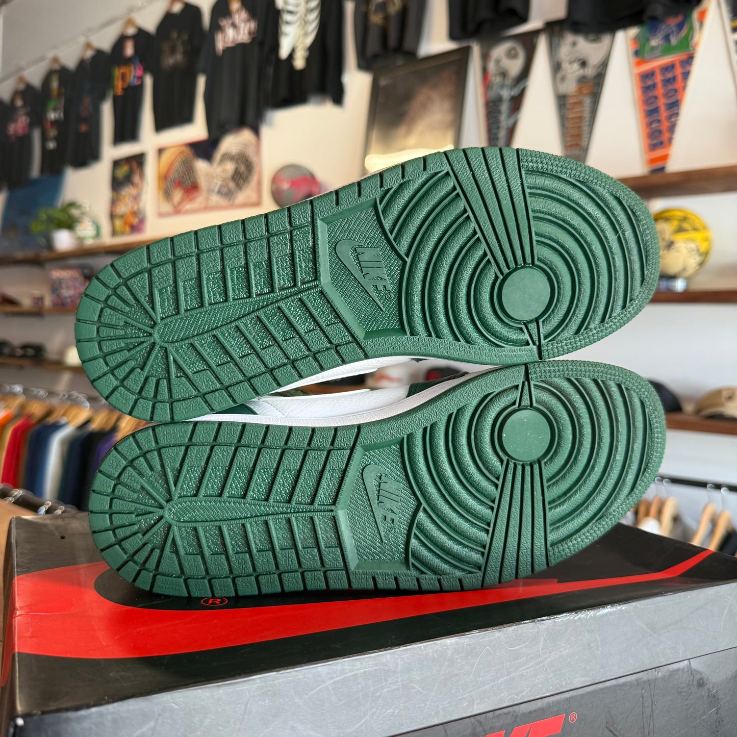 Jordan 1 'Gorge Green' Size 11.5
