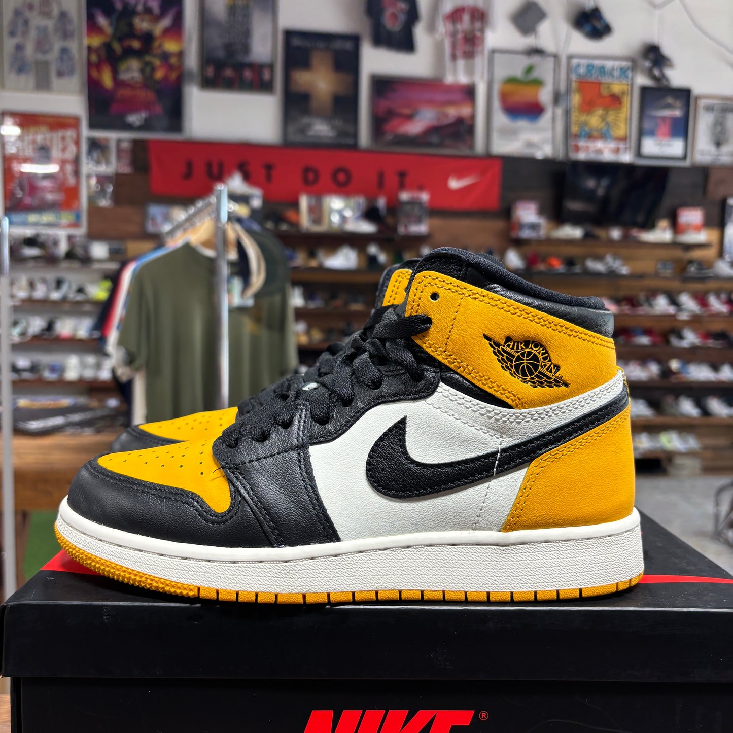 Jordan 1 'Taxi' Size 5.5Y