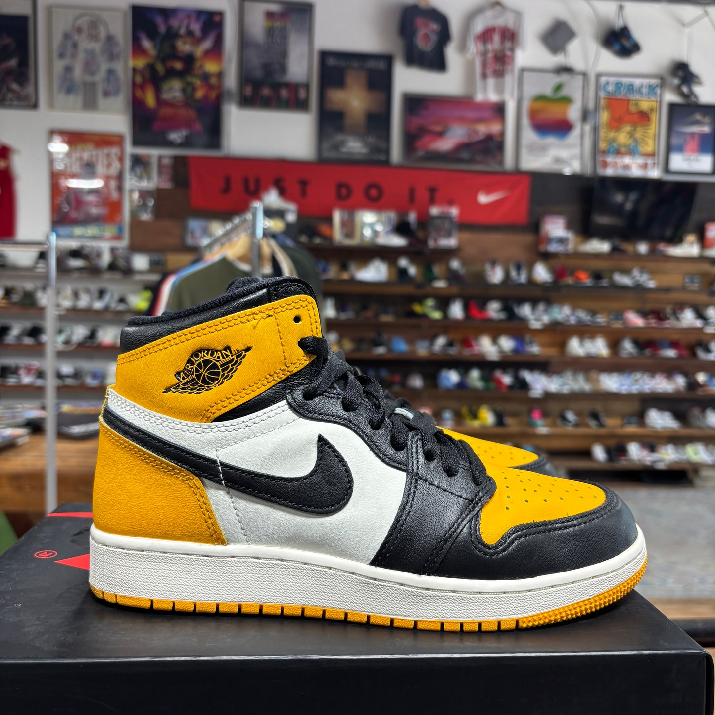 Jordan 1 'Taxi' Size 5.5Y