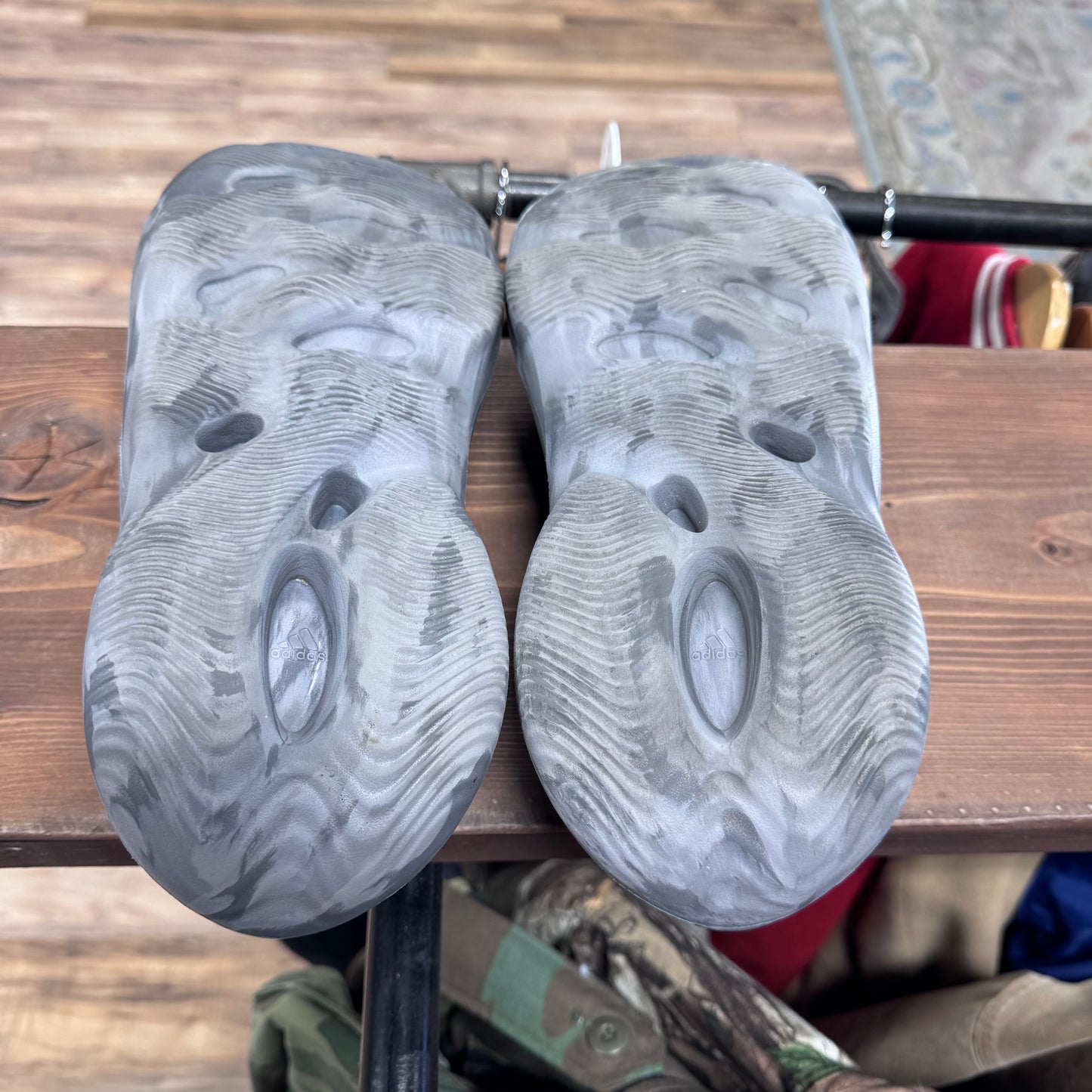 Yeezy Foam RNNR 'mx Carbon' Size 10