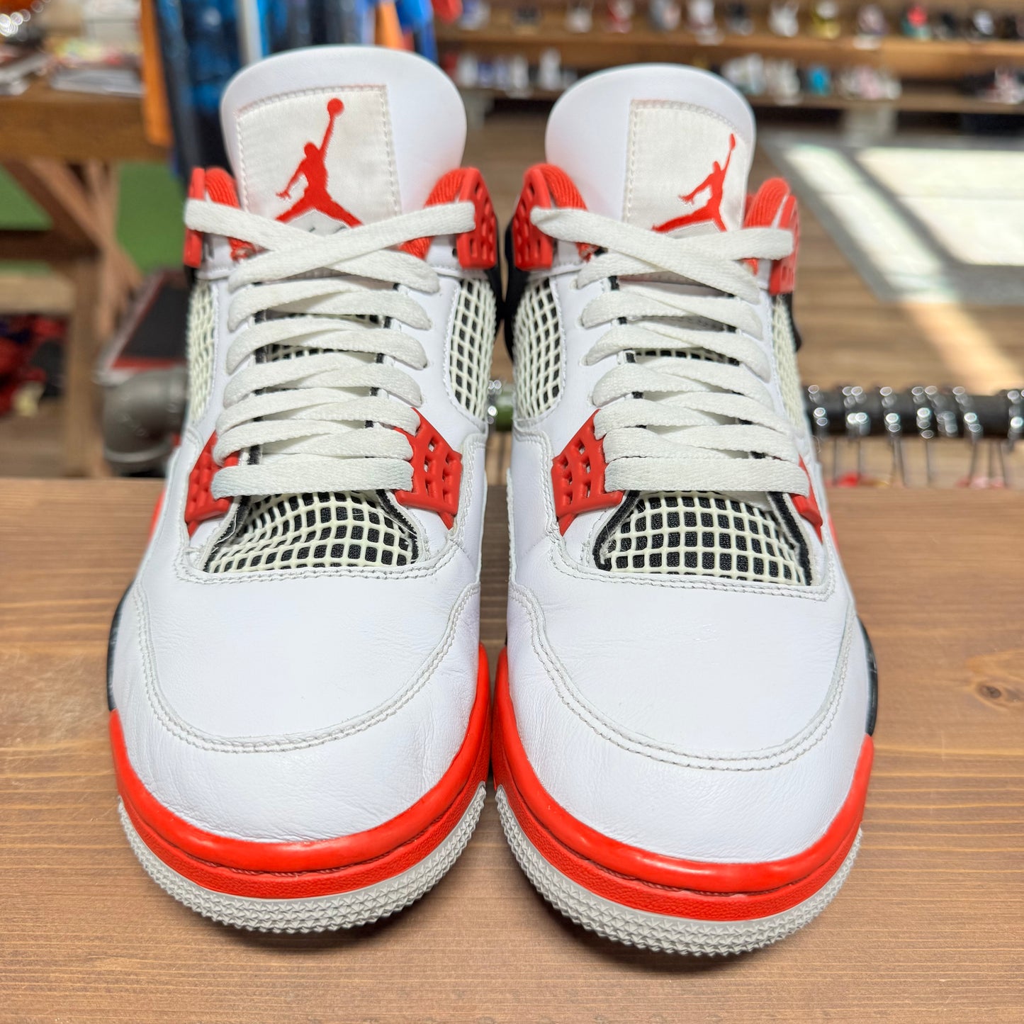 Jordan 4 'Fire Red' Size 8