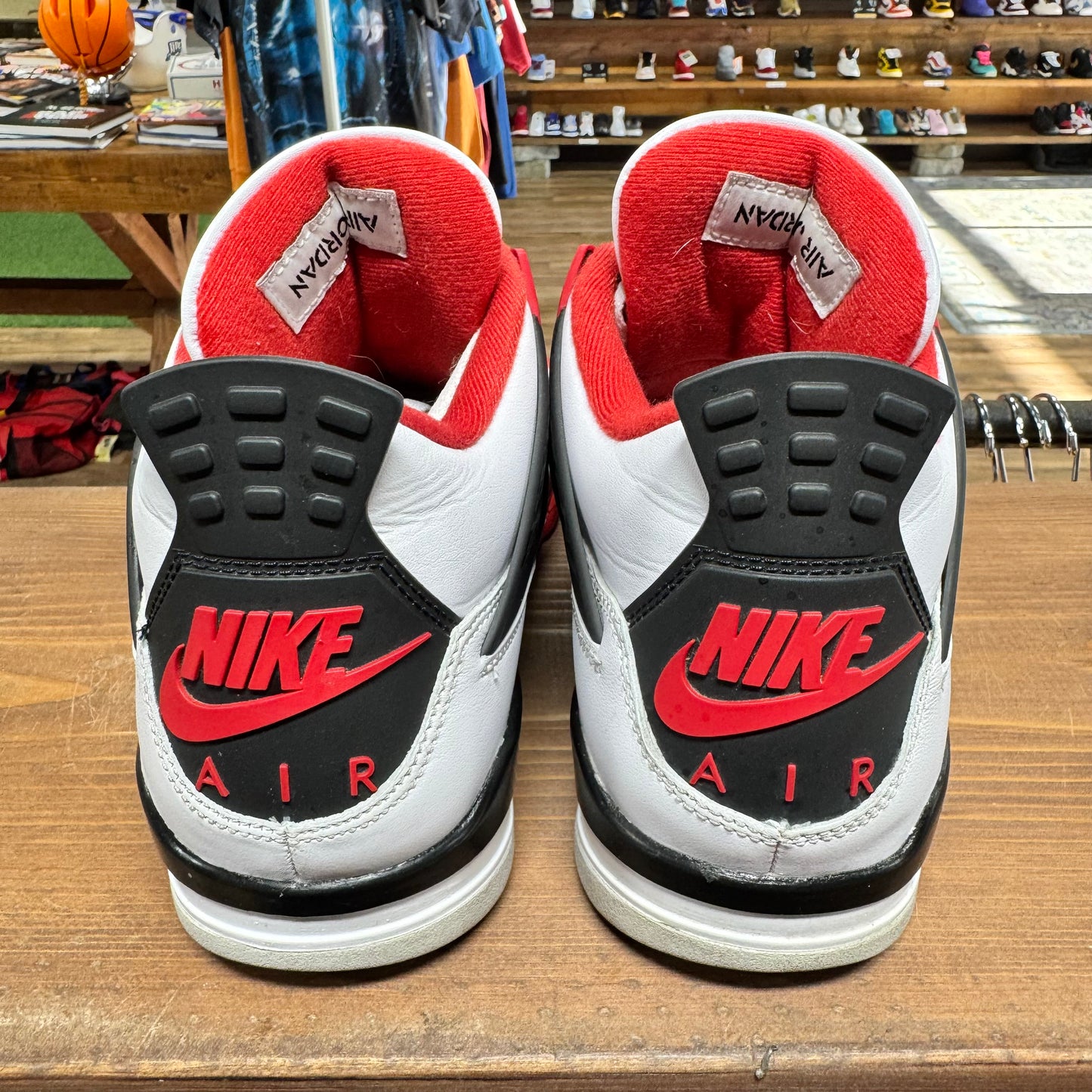 Jordan 4 'Fire Red' Size 8