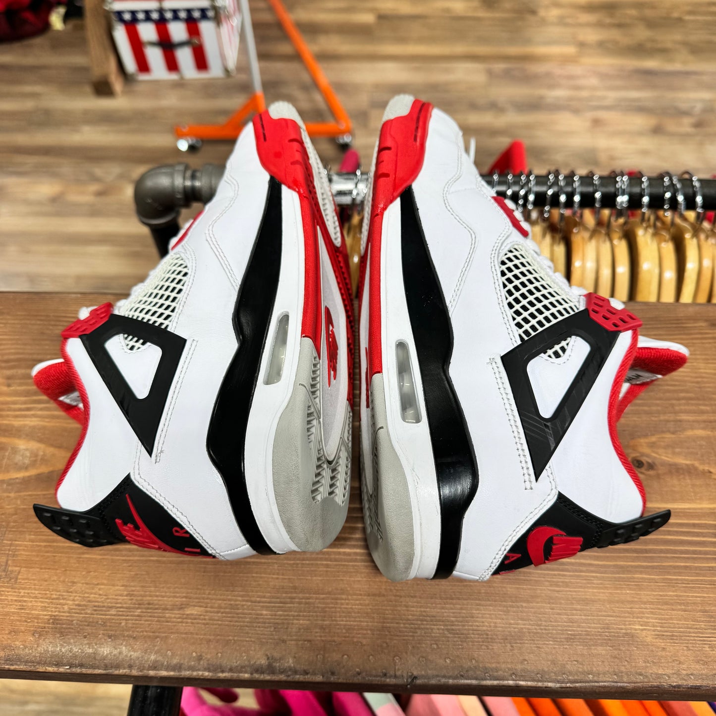 Jordan 4 'Fire Red' Size 8