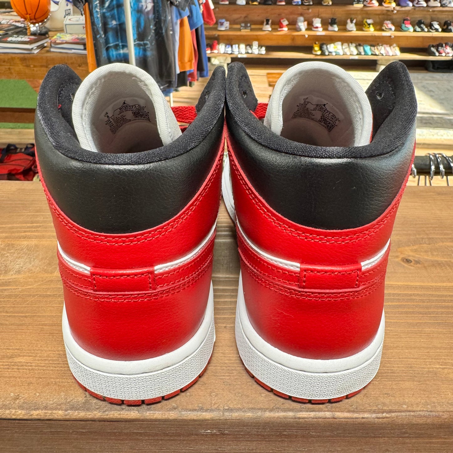 Jordan 1 Mid 'Alternate Bred Toe' Size 8W/6.5Y