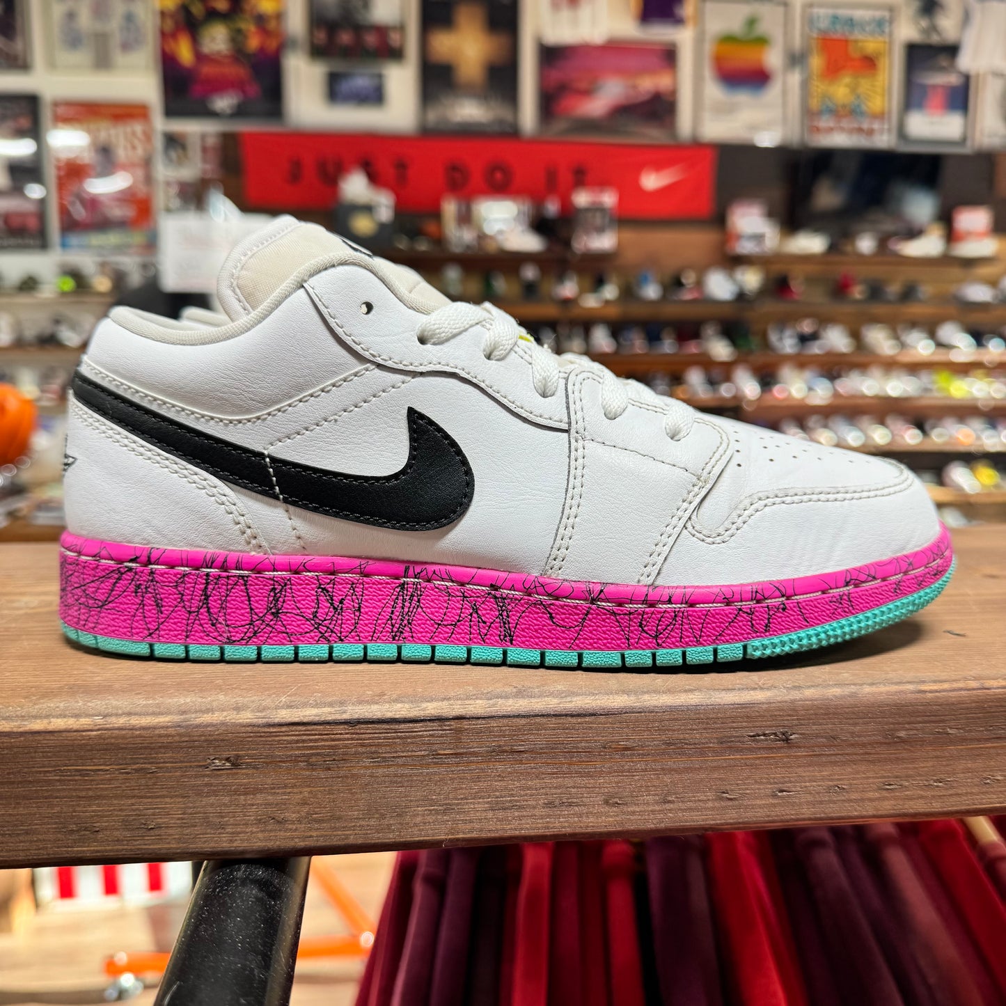 Jordan 1 Low 'Multi-Color' Size 6Y