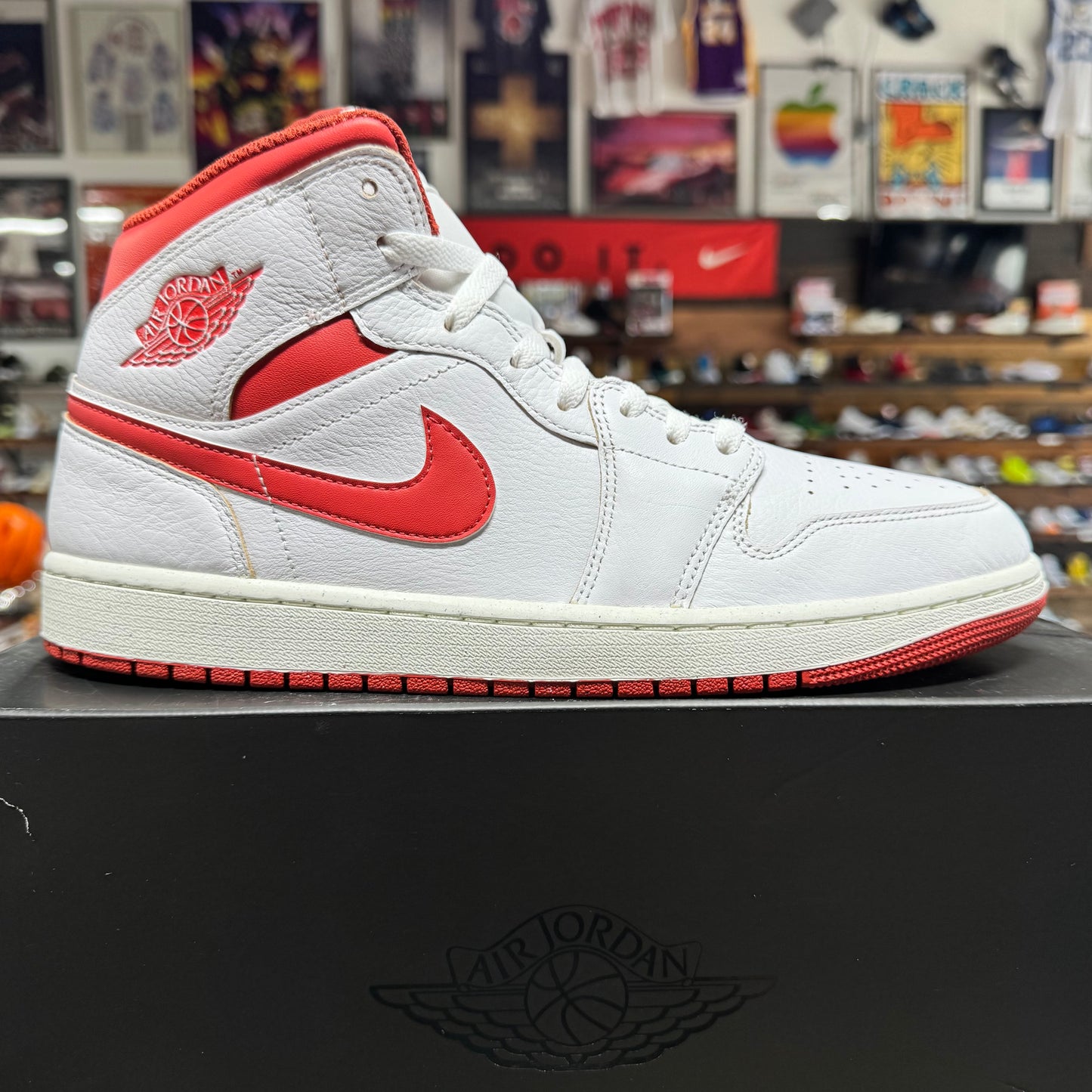 Jordan 1 Mid 'Dune Red' Size 12