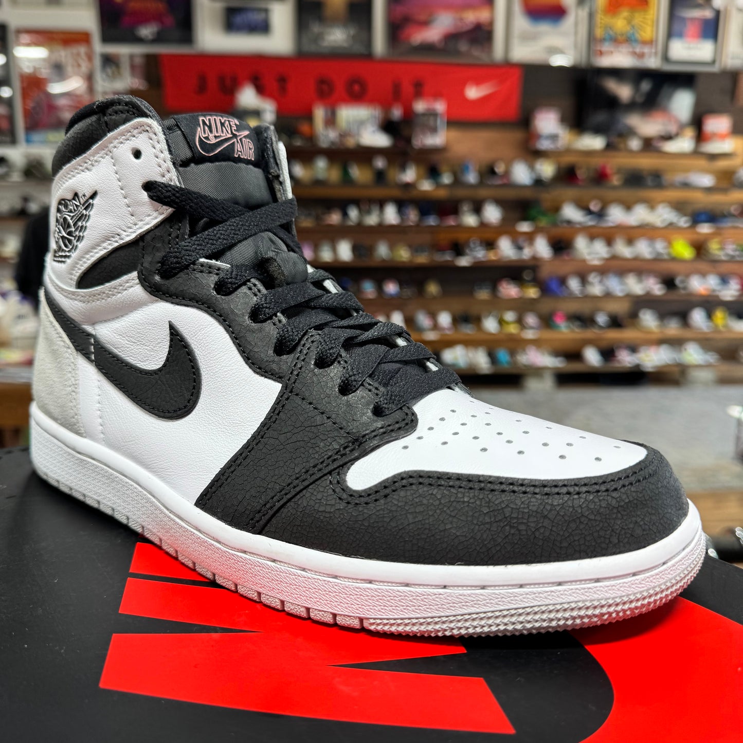 Jordan 1 'Bleached Coral' Size 9