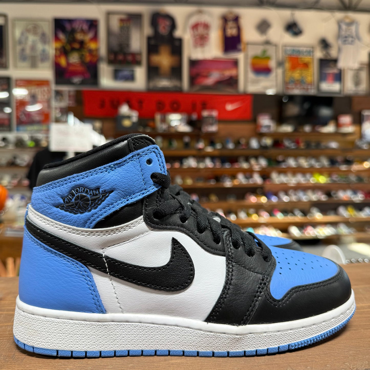 Jordan 1 'UNC Toe' Size 4Y